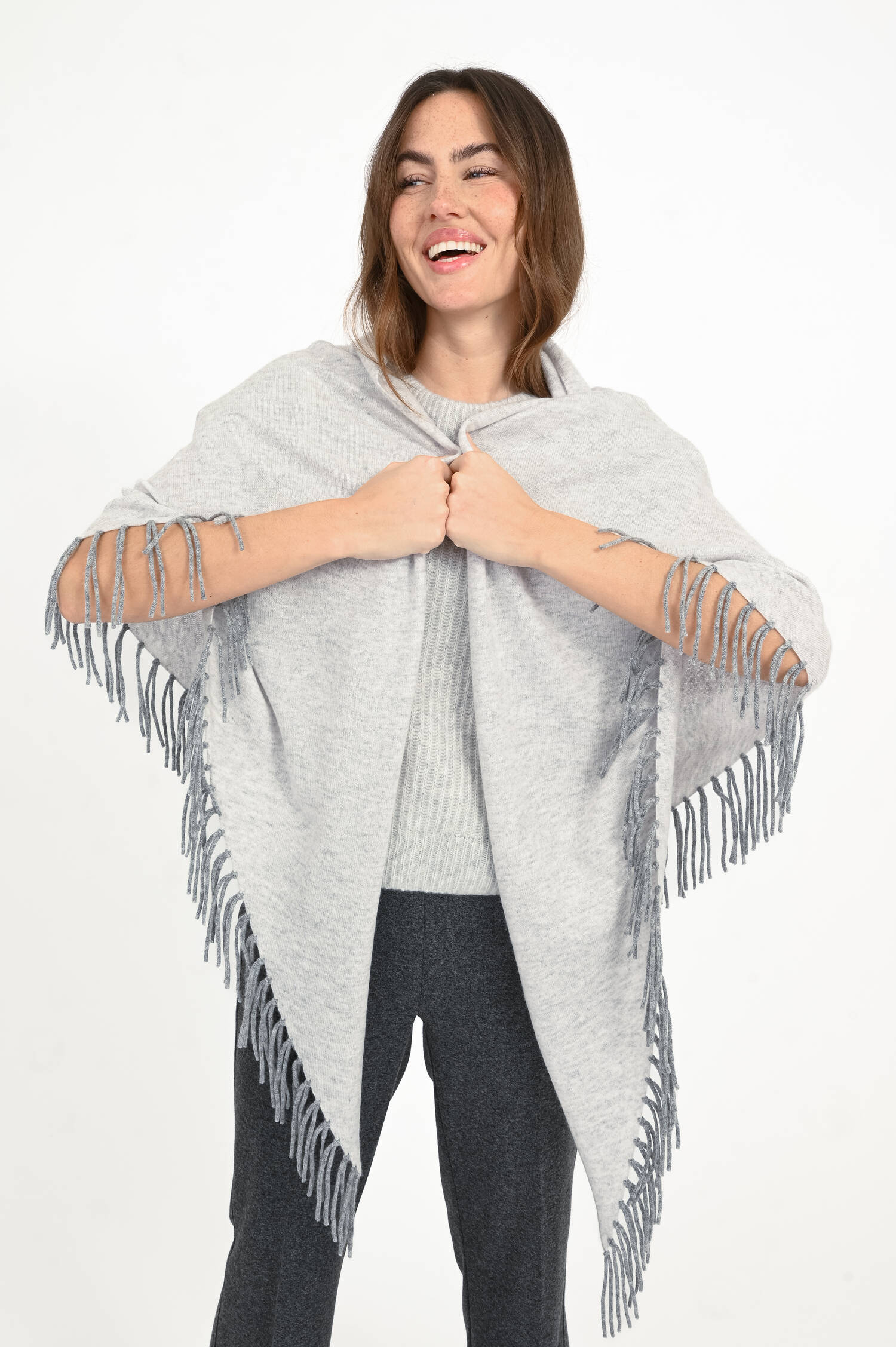 Dreieckstuch mit Fransen in Hellgrau/Dunkelgrau Dreieckstuch mit Fransen in Hellgrau/Dunkelgrau