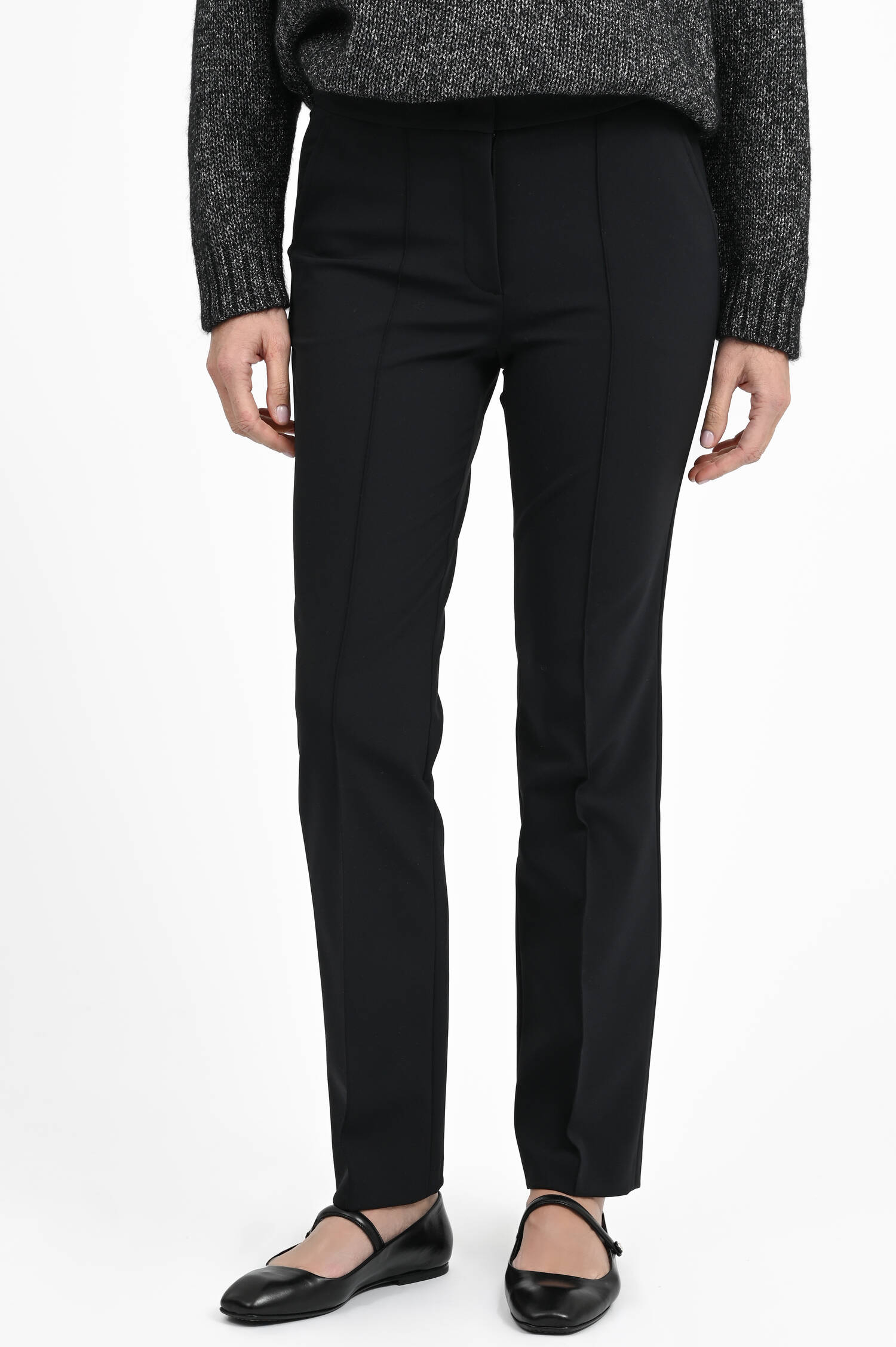 Hose mit dezent ausgestelltem Bein in Black Hose mit dezent ausgestelltem Bein in Black