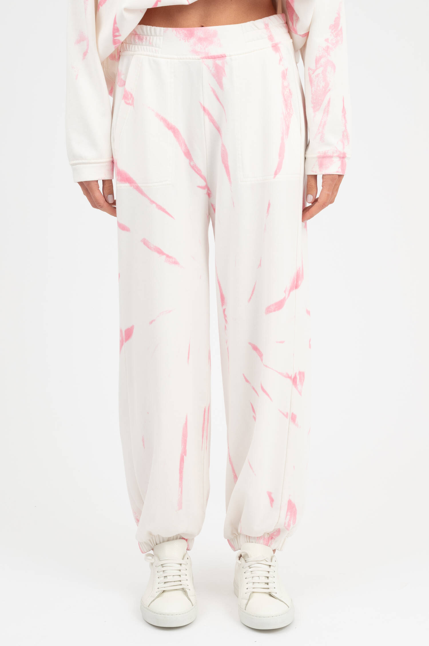 Jogginghose mit Batik-Muster in Weiß/Pink