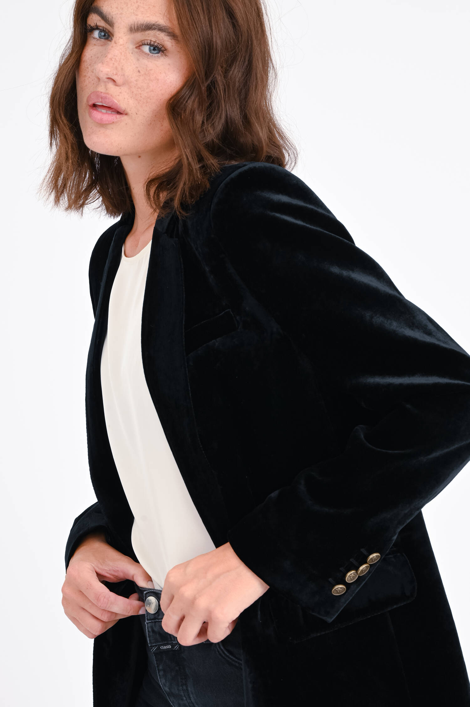 Samtblazer aus Seide-Mix in Schwarz