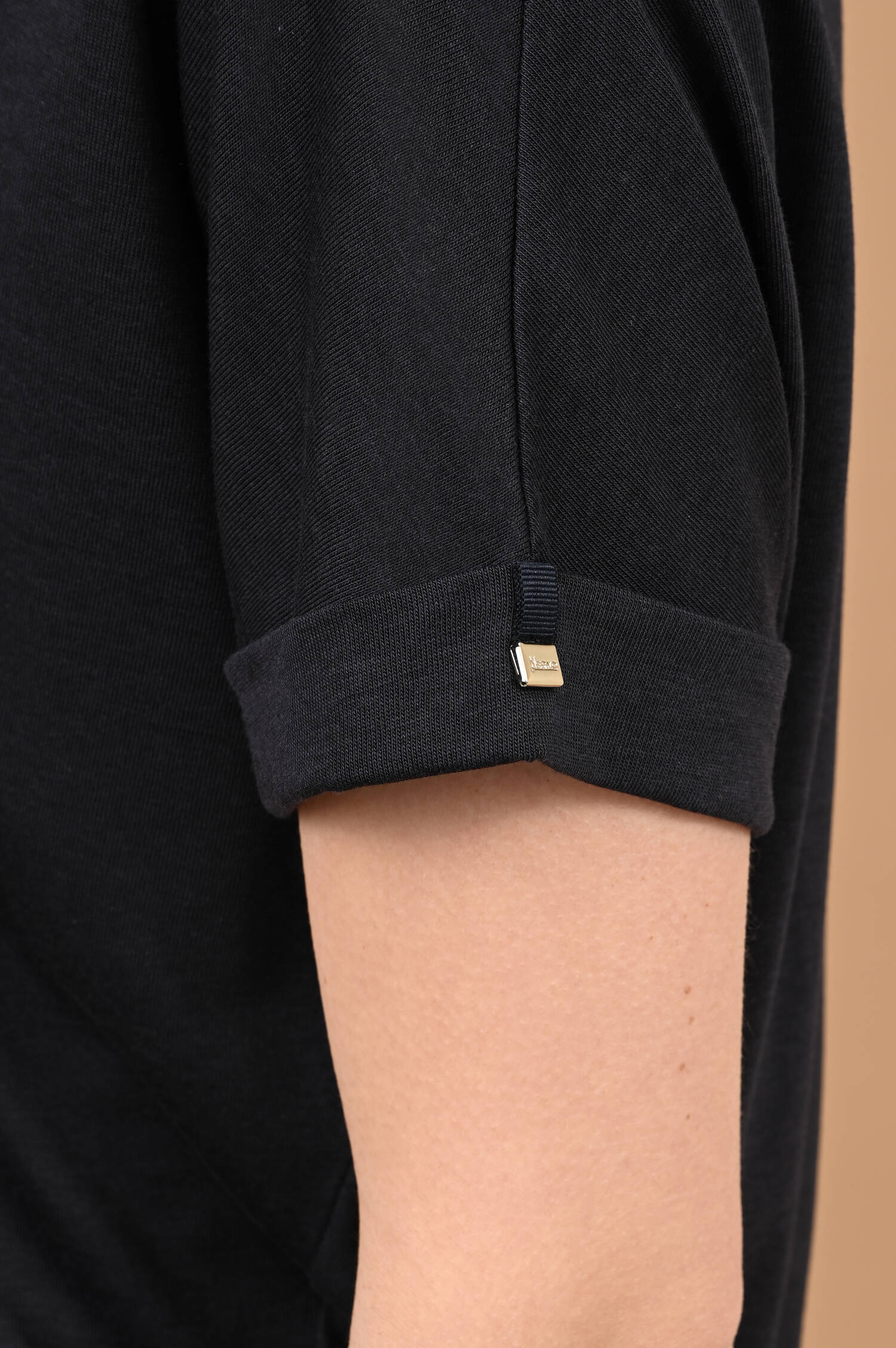 T-Shirt mit Rippbund in Blau