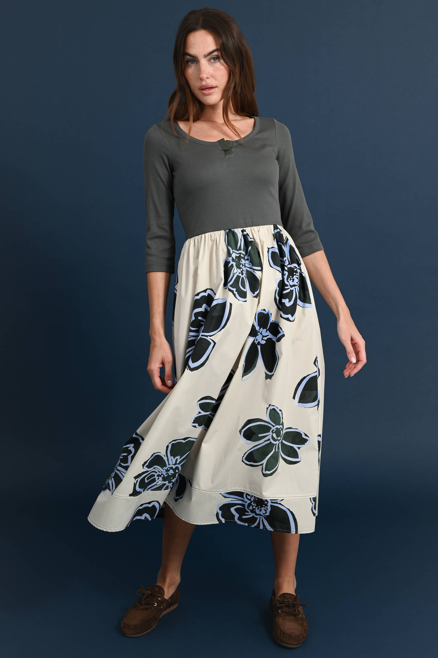 Florales Kleid in Dunkelgrün