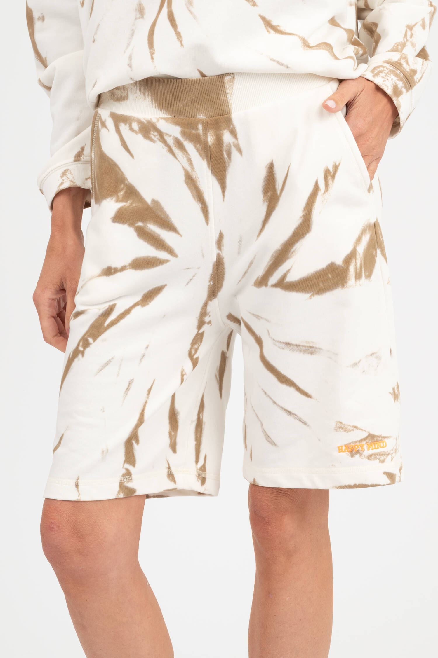 Jersey Short mit Batik-Muster in Weiß/Braun