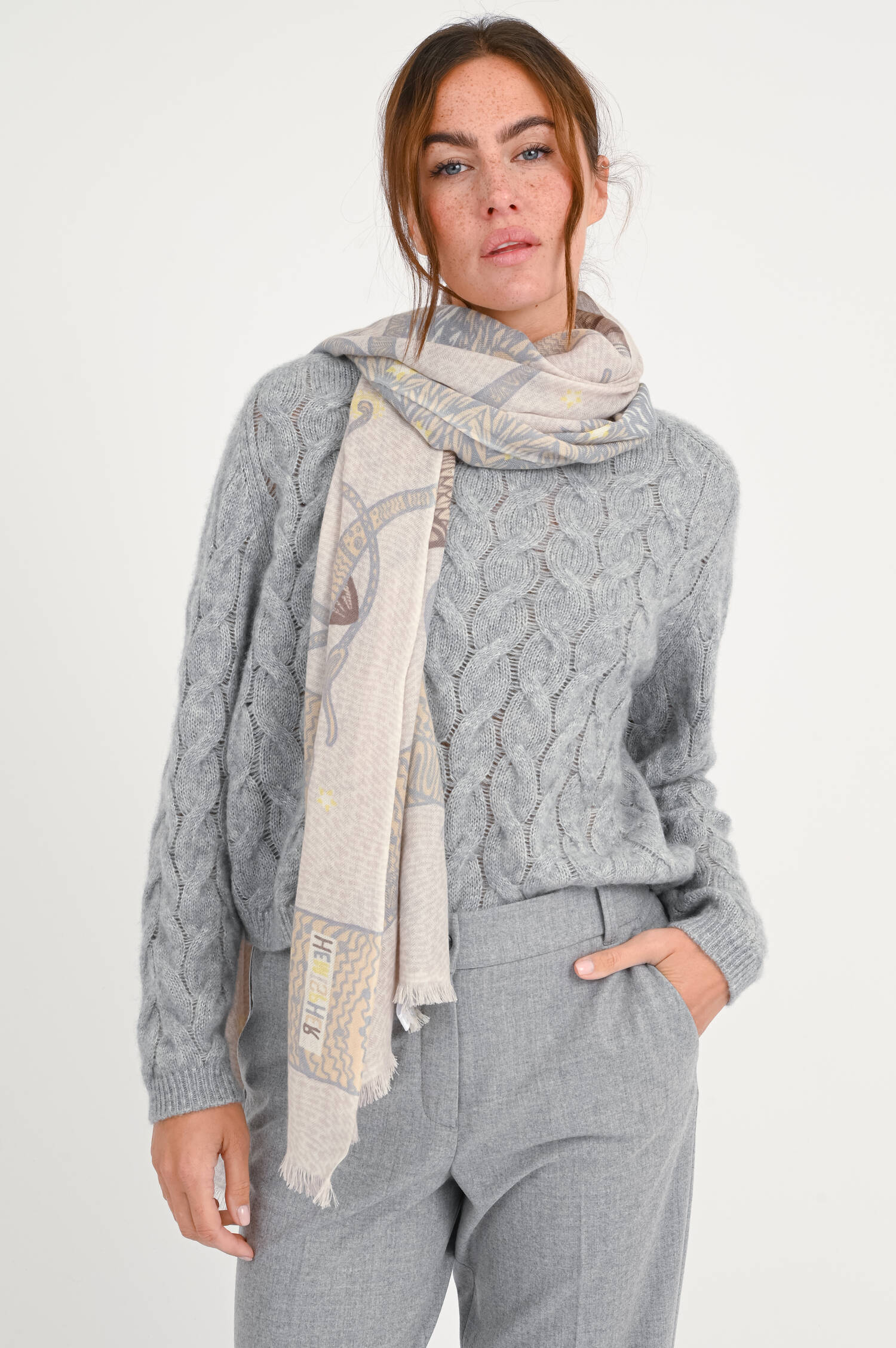 Schal LELEULE aus Cashmere in Beige/Orange
