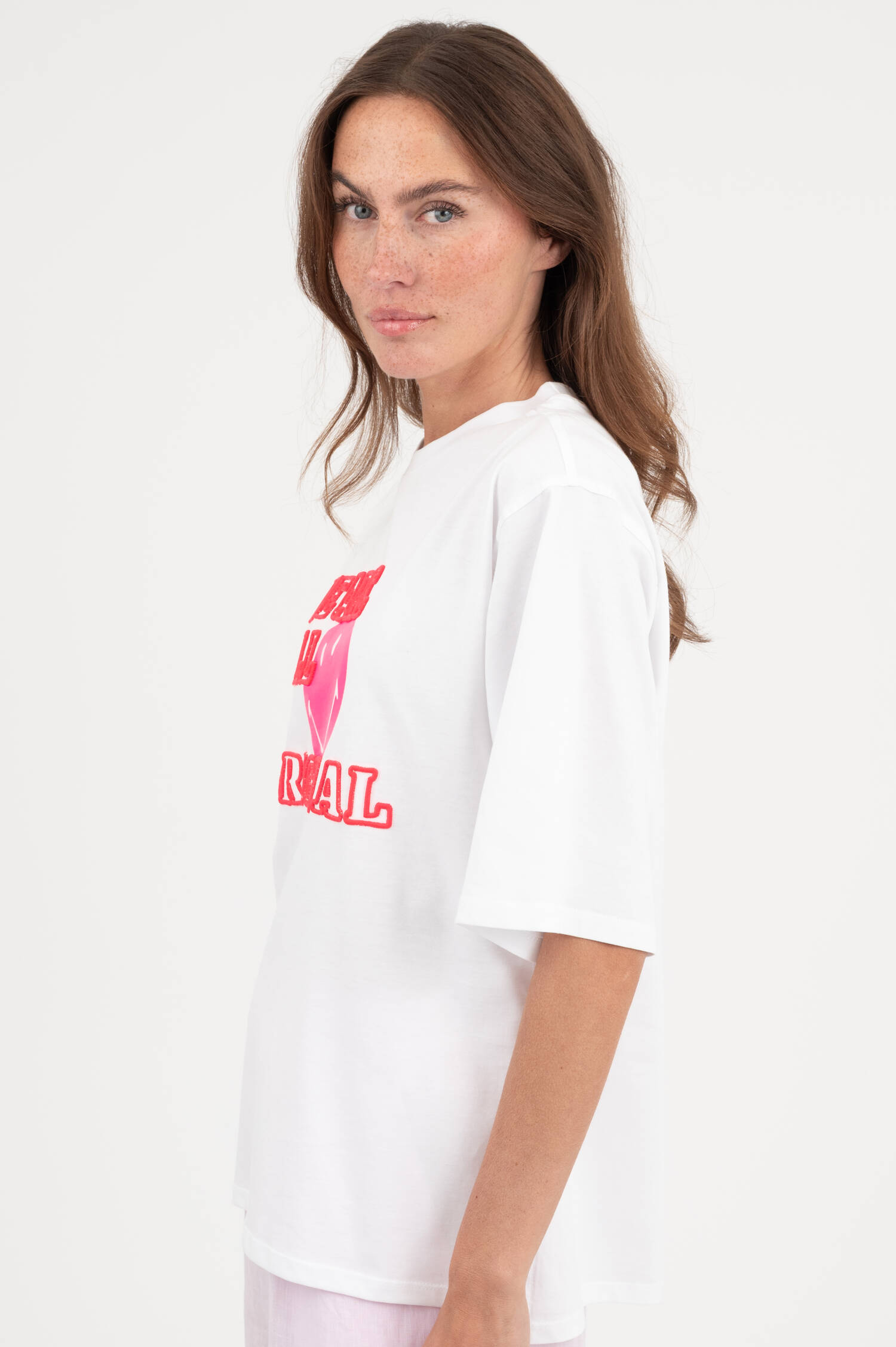 T-Shirt mit Applikationsstick in Weiß