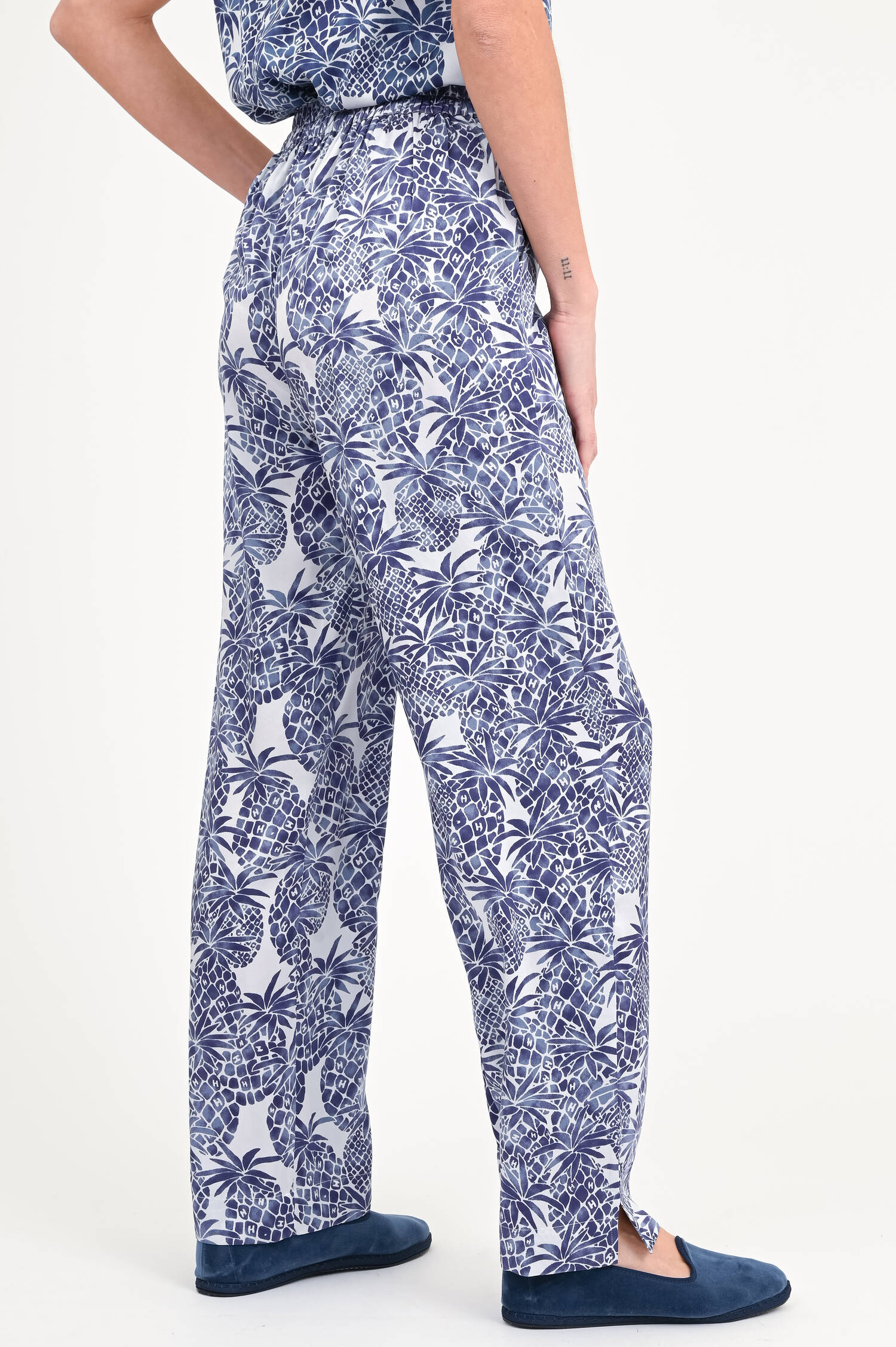 Seiden-Hose FLORASA in Blau/Weiß gemustert