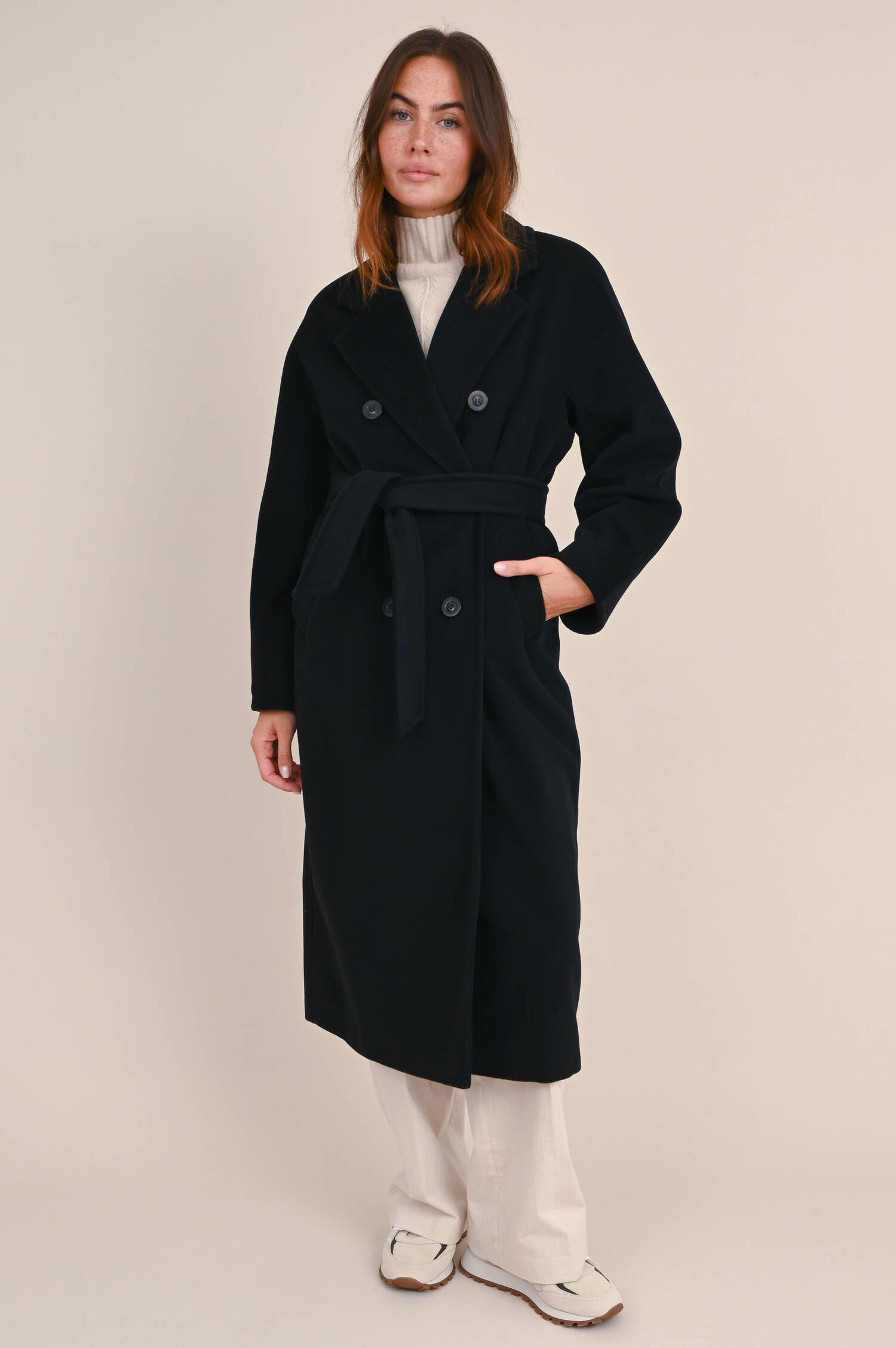 Mantel MADAME in Schwarz Mantel MADAME in Schwarz