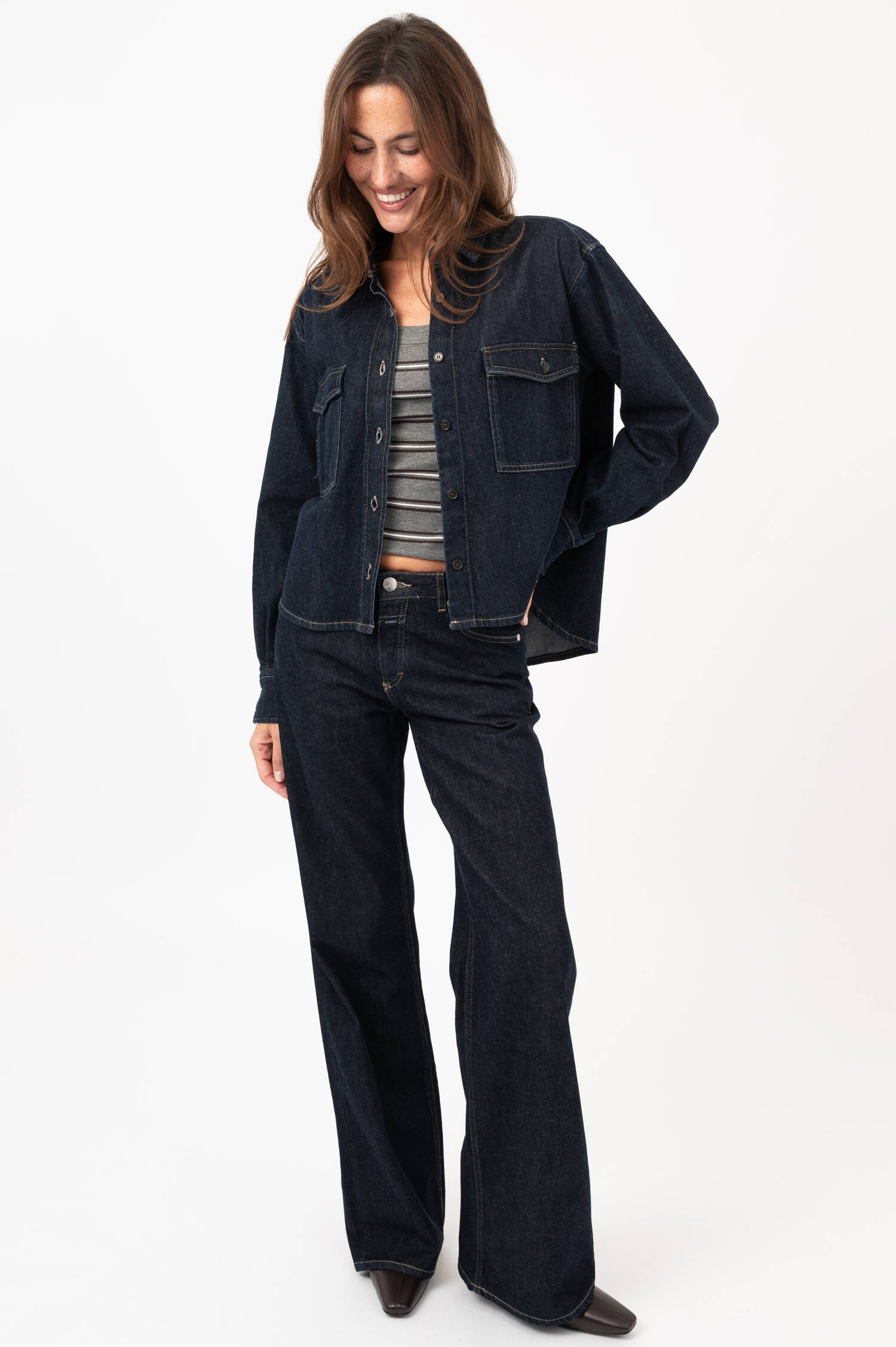 Boxy-Denim-Jacke in Dunkelblau Boxy-Denim-Jacke in Dunkelblau