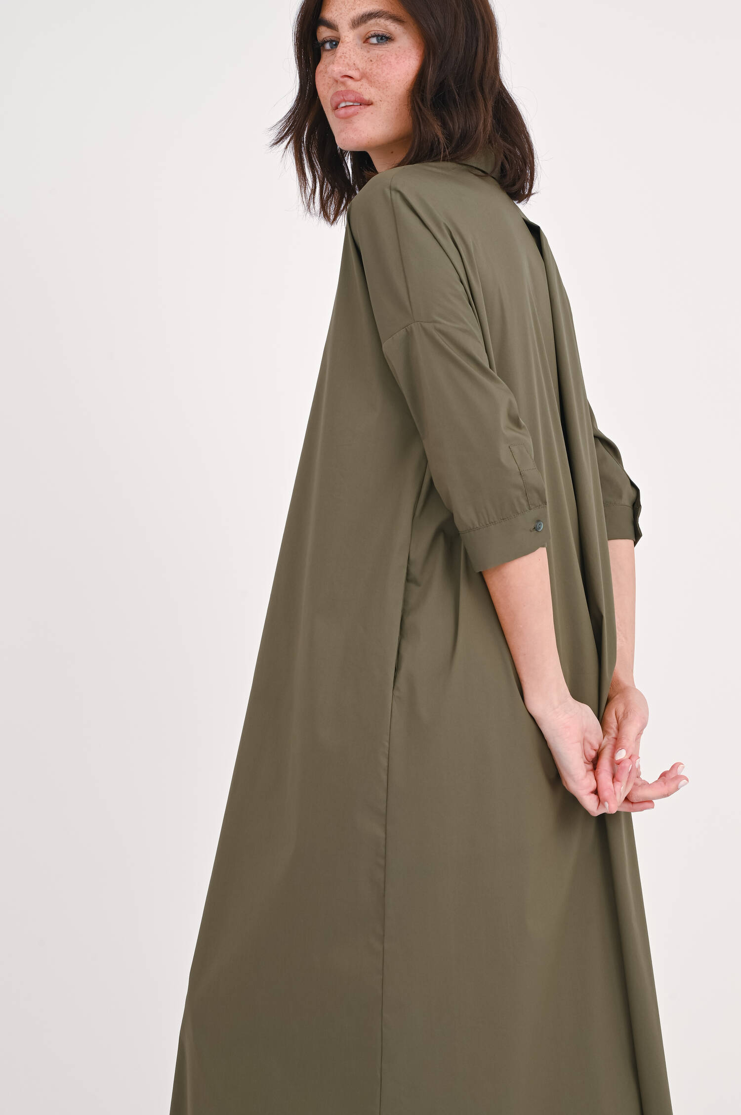 Langes Hemdblusenkleid in Oliv