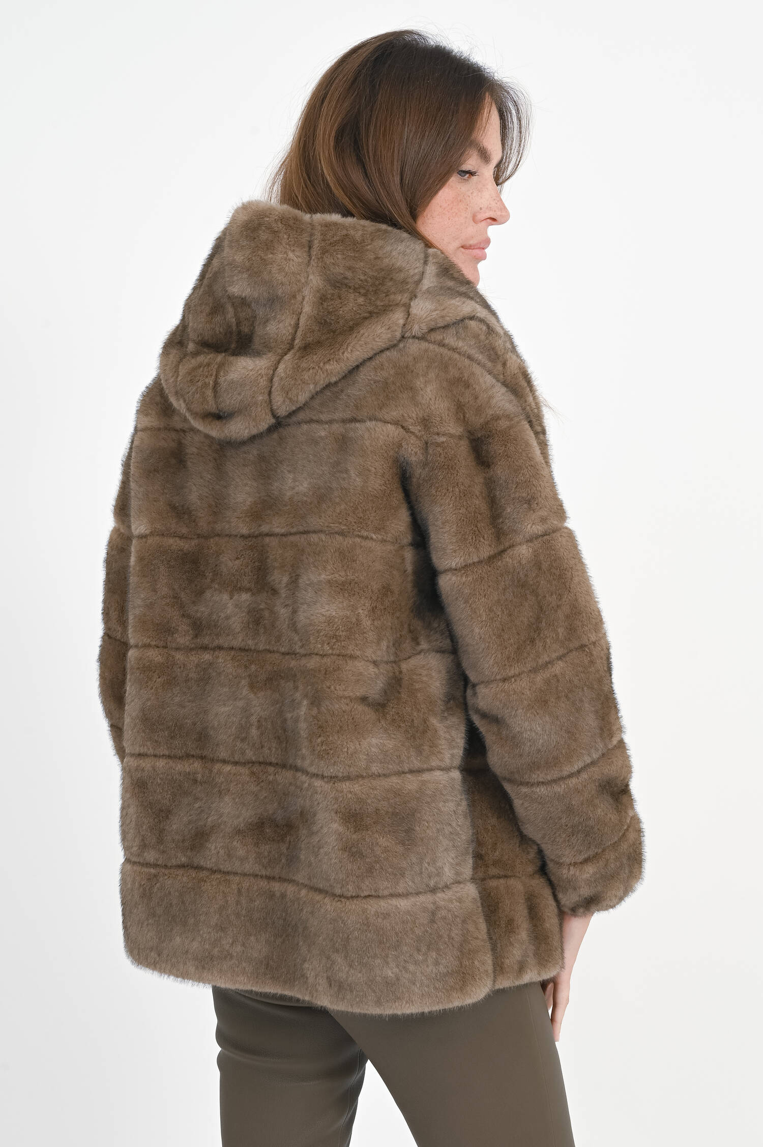 Kunstpelzjacke MINK in Blassbraun Kunstpelzjacke MINK in Blassbraun