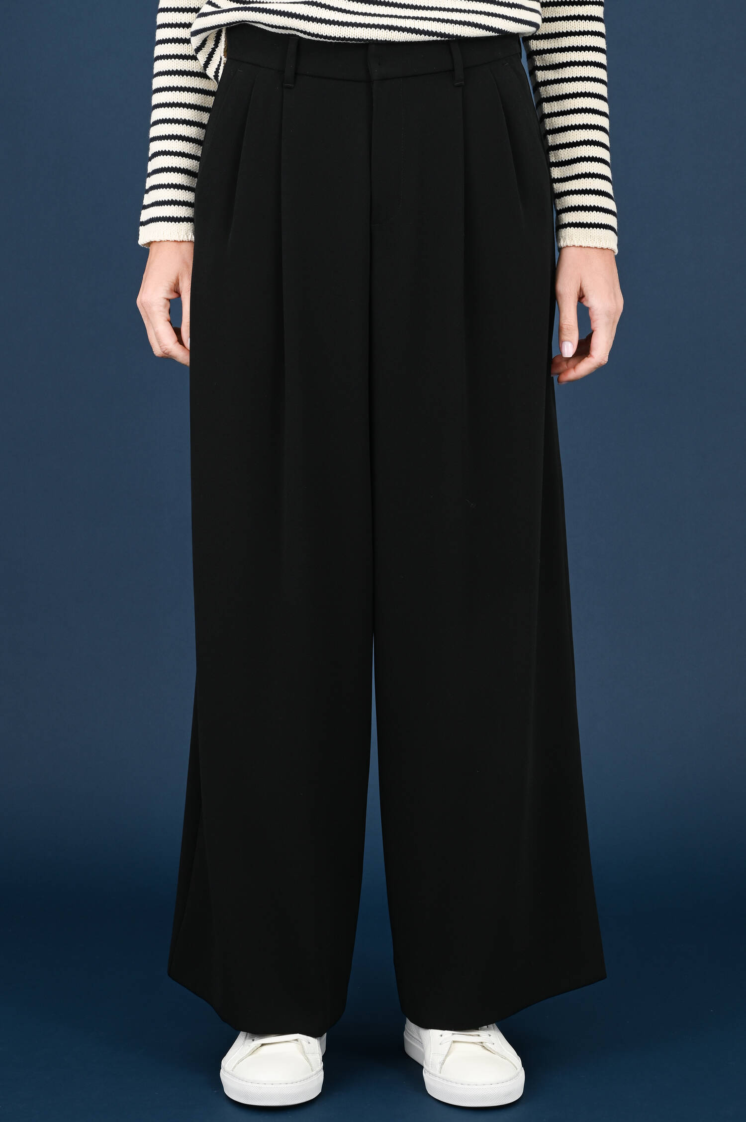 Wide-Leg Pants DONATA in Schwarz Wide-Leg Pants DONATA in Schwarz