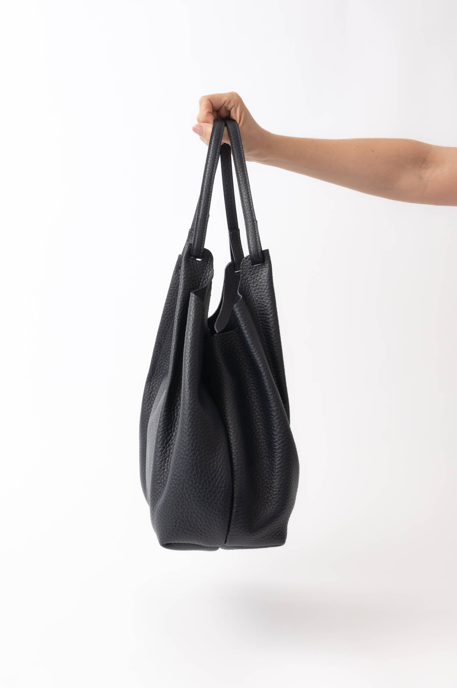 Ledertasche DUA in Navy Ledertasche DUA in Navy
