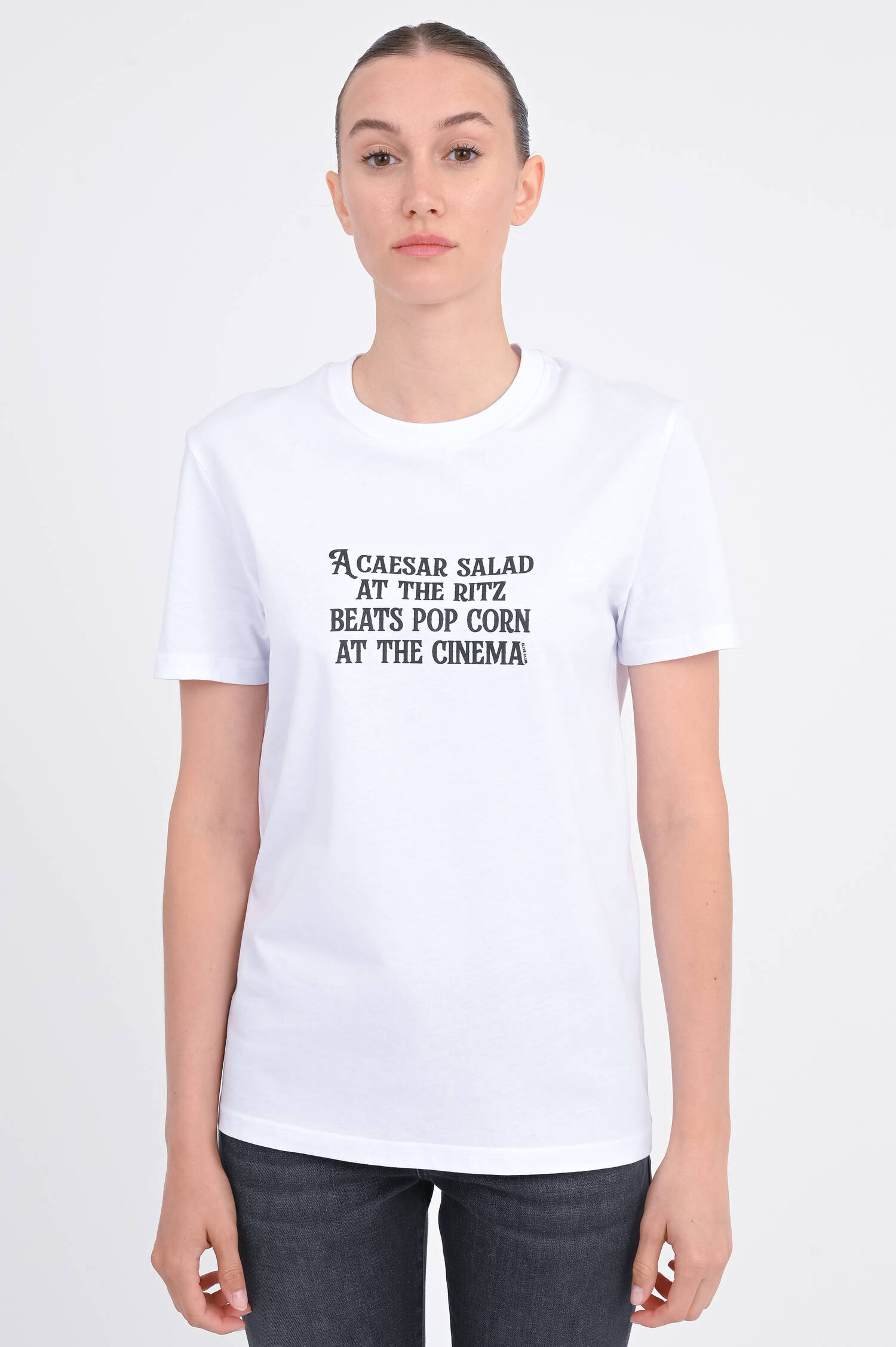 T-Shirt mit THE RITZ-Schriftzug in Weiß T-Shirt mit THE RITZ-Schriftzug in Weiß