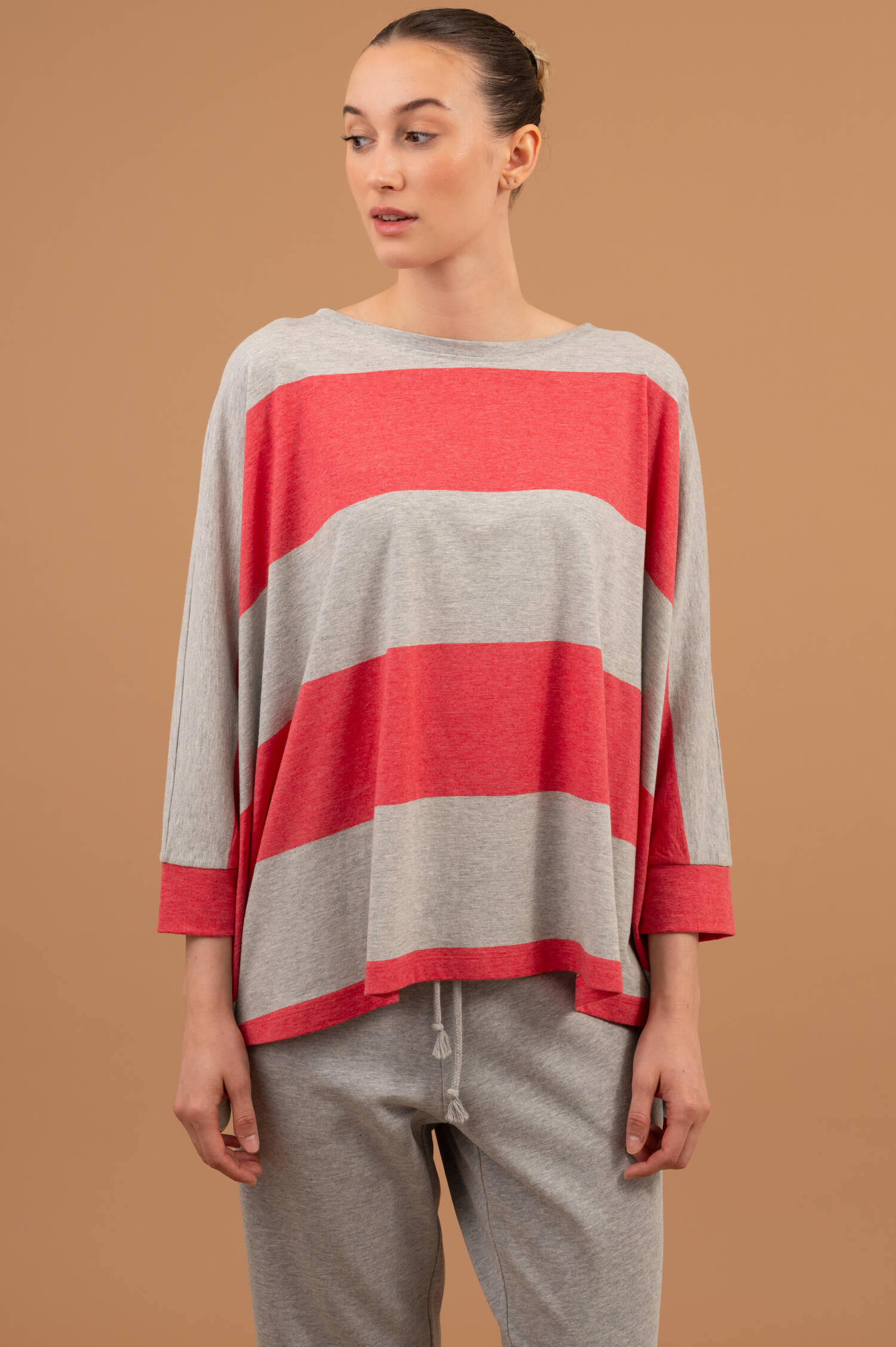 Batwingshirt BIRNEY in Geranium/Grau