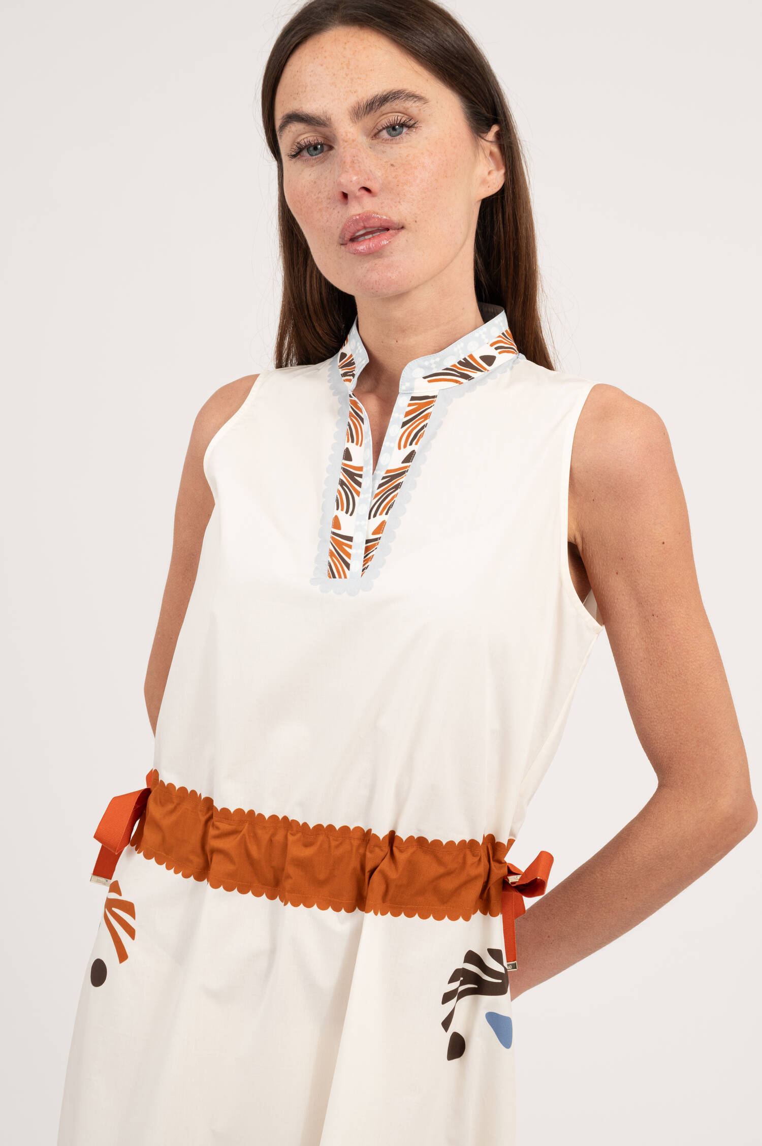 Kleid mit Print in Weiß