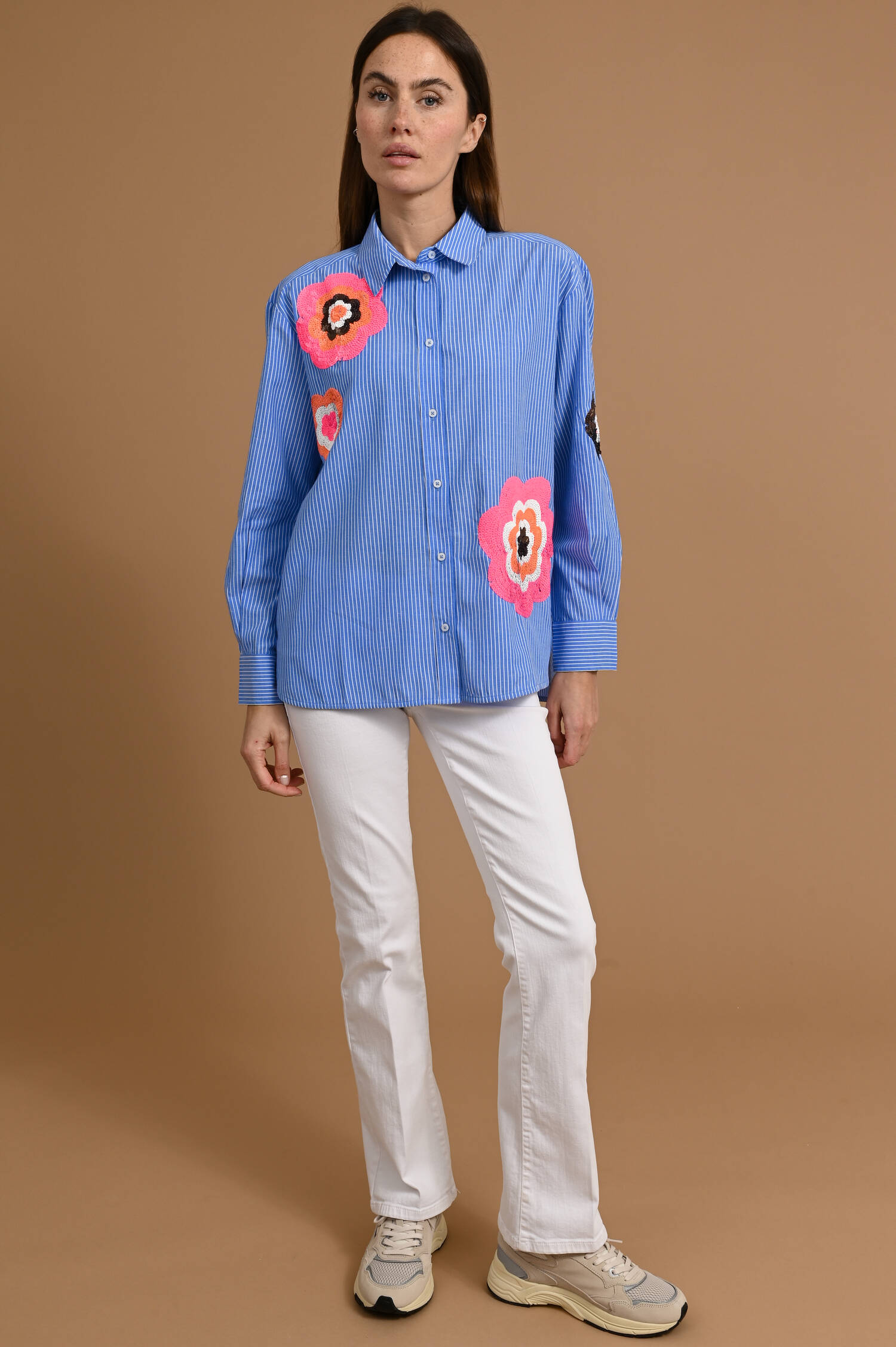 Streifenbluse mit Paillettenaufstick in Blau/Weiß