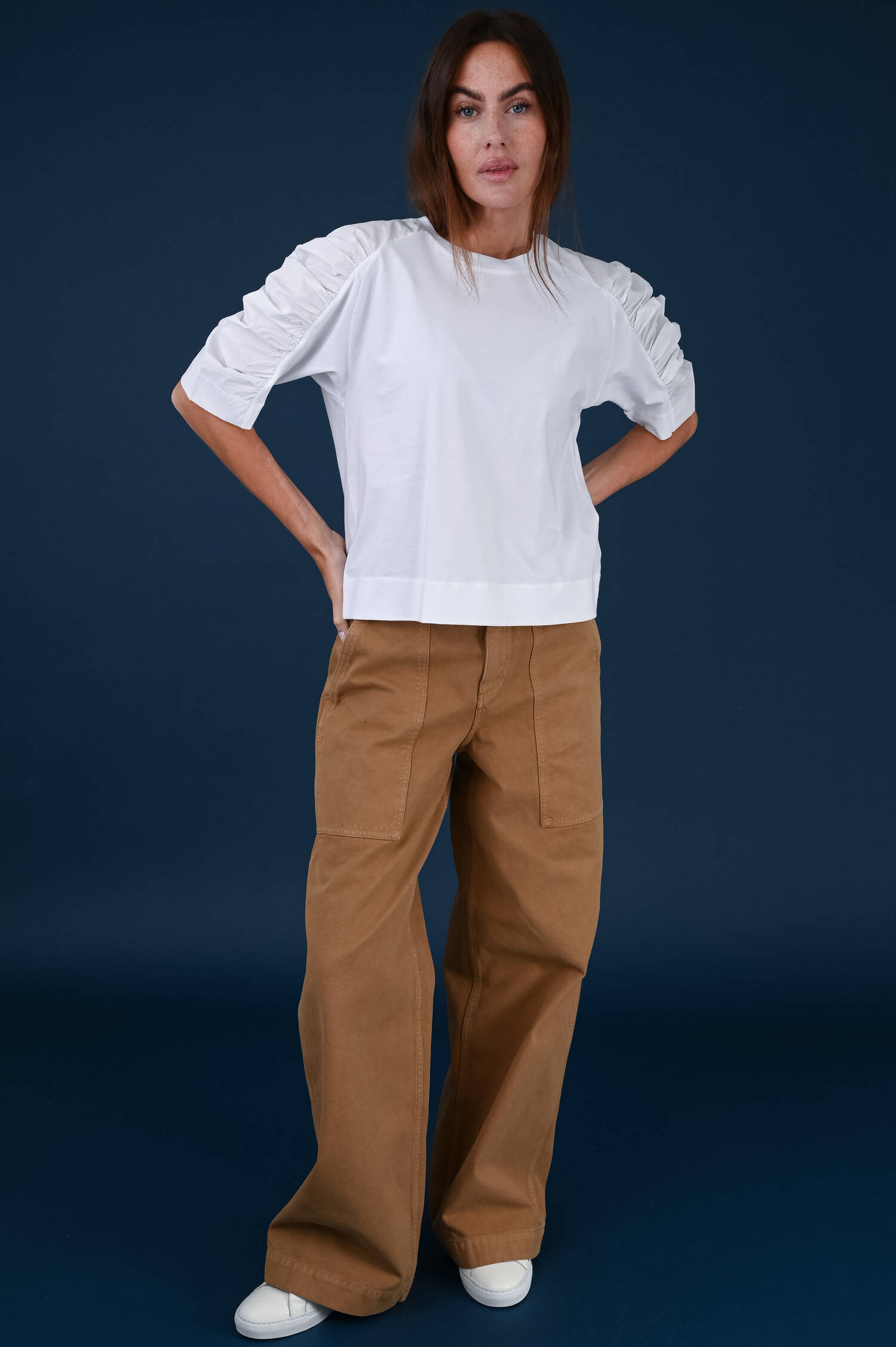 T-Shirt mit angesetzten Rüschenärmel  in Weiß