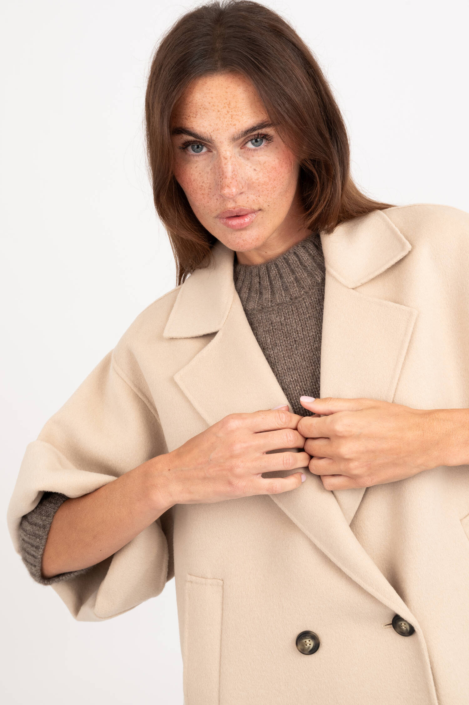 Kurzer Wollmantel NEO in Beige
