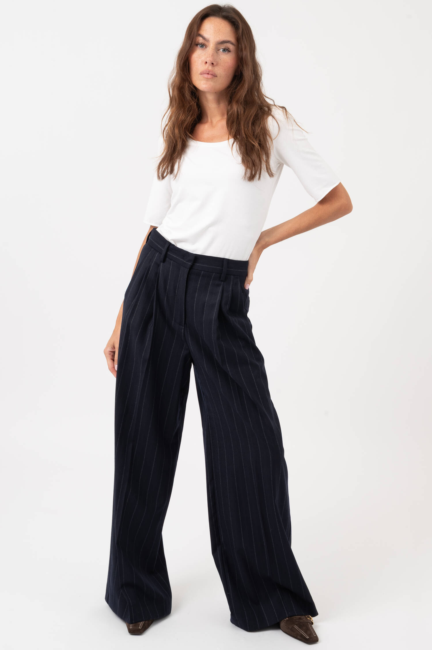 Wide-Leg Bundfaltenhose NEBBIE in Navy