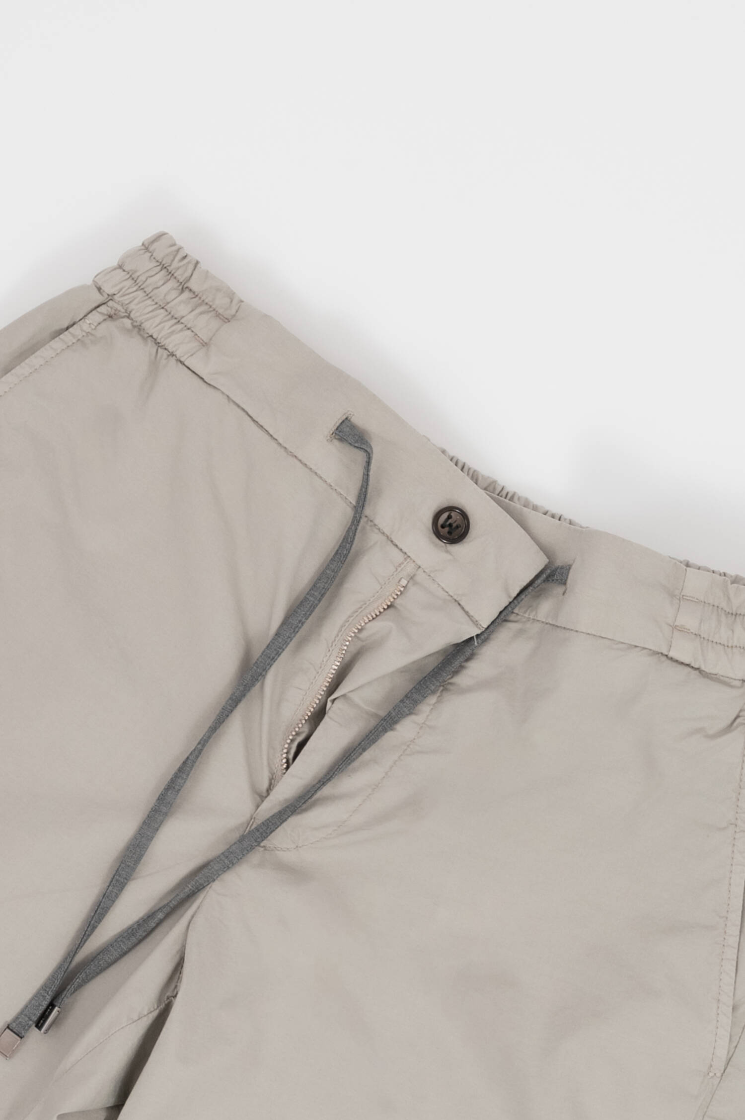 Bermuda-Shorts aus Baumwoll-Mix in Pastellsalbei