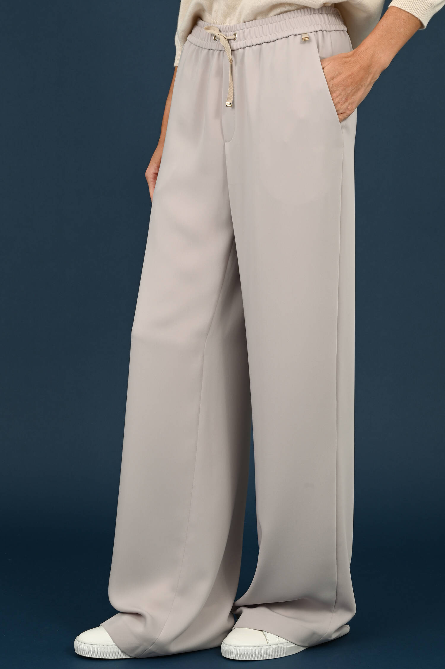 Hose in Satin-Optik in Chantilly