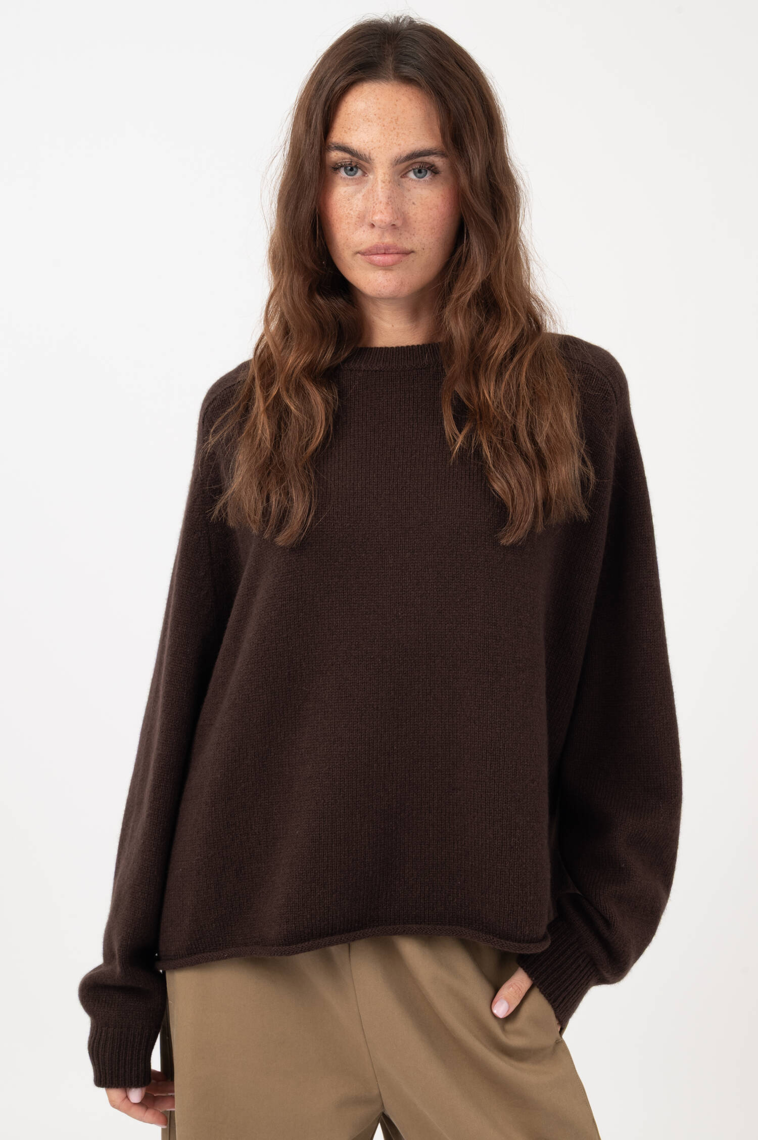 Cropped Pullover in Dunkelbraun