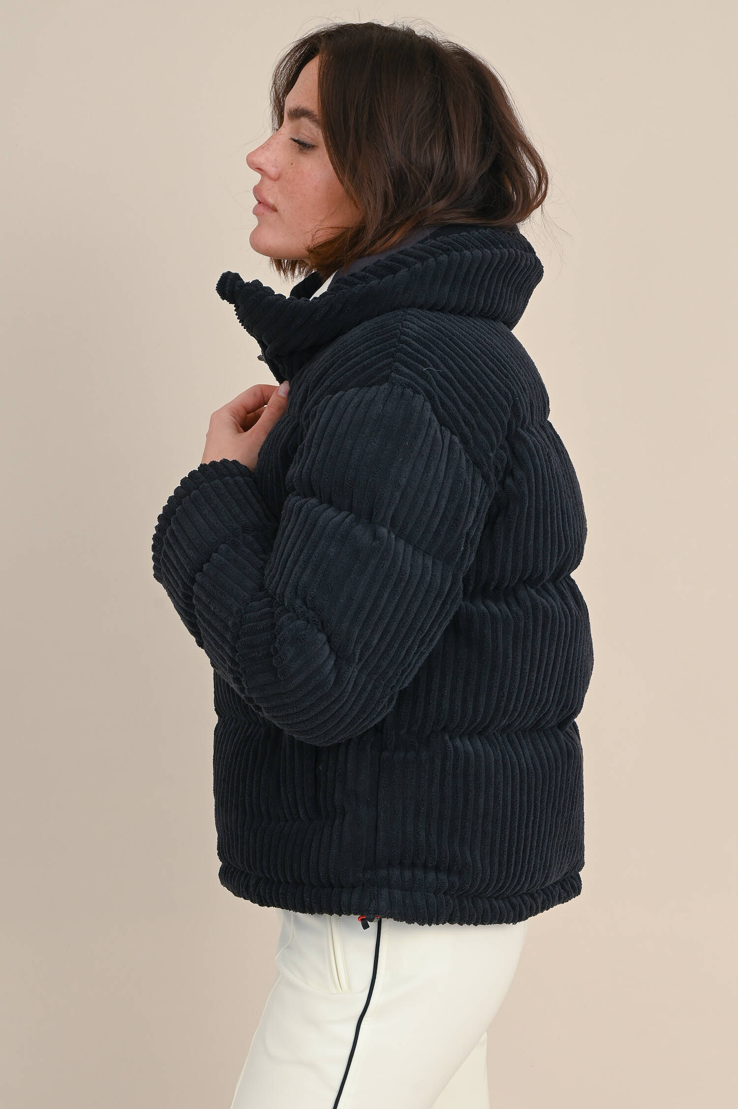 Cord-Daunenjacke JUMBO in Schwarz Cord-Daunenjacke JUMBO in Schwarz