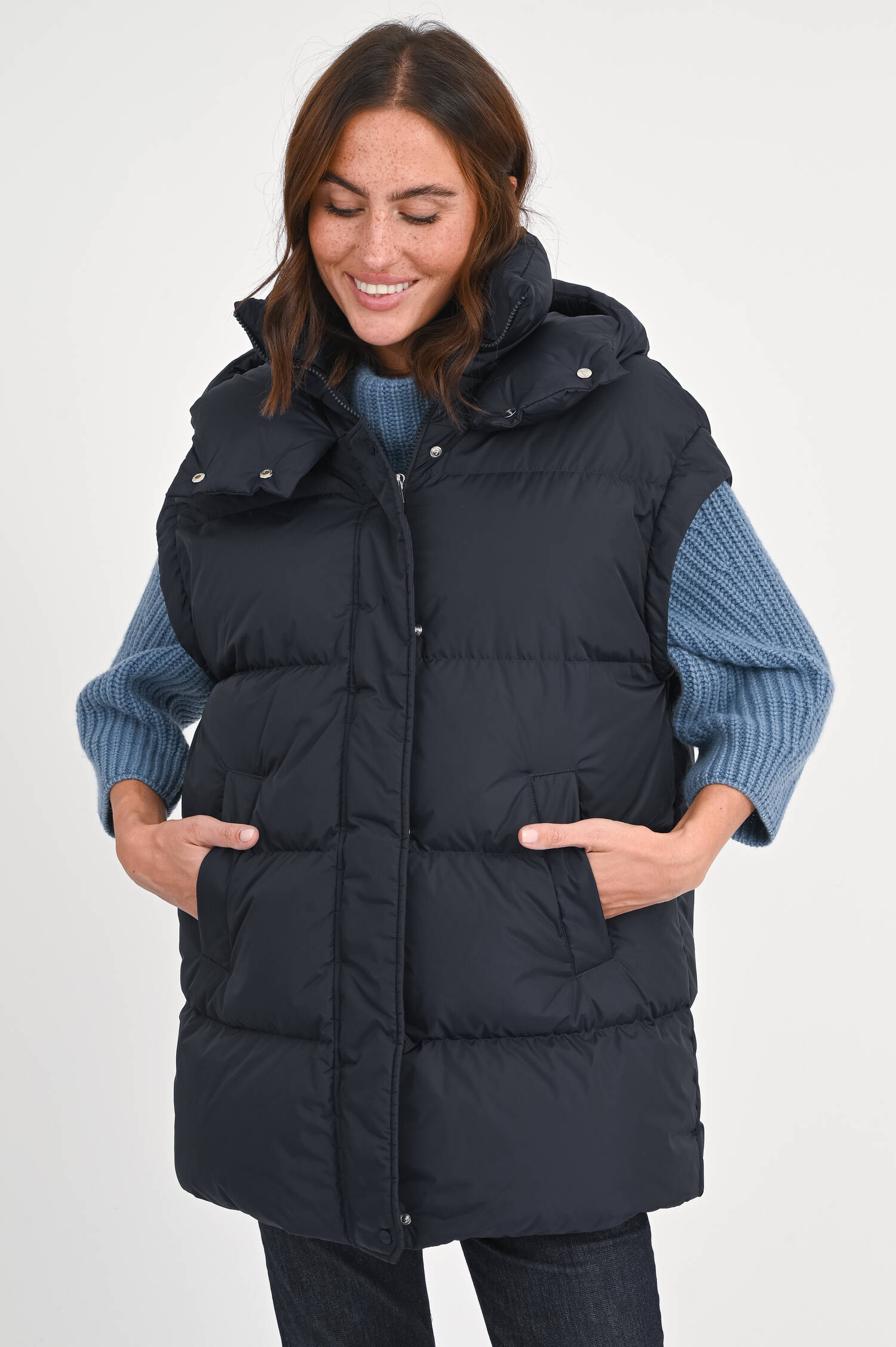 Hybrid Steppmantel / Gilet in Midnight Hybrid Steppmantel / Gilet in Midnight