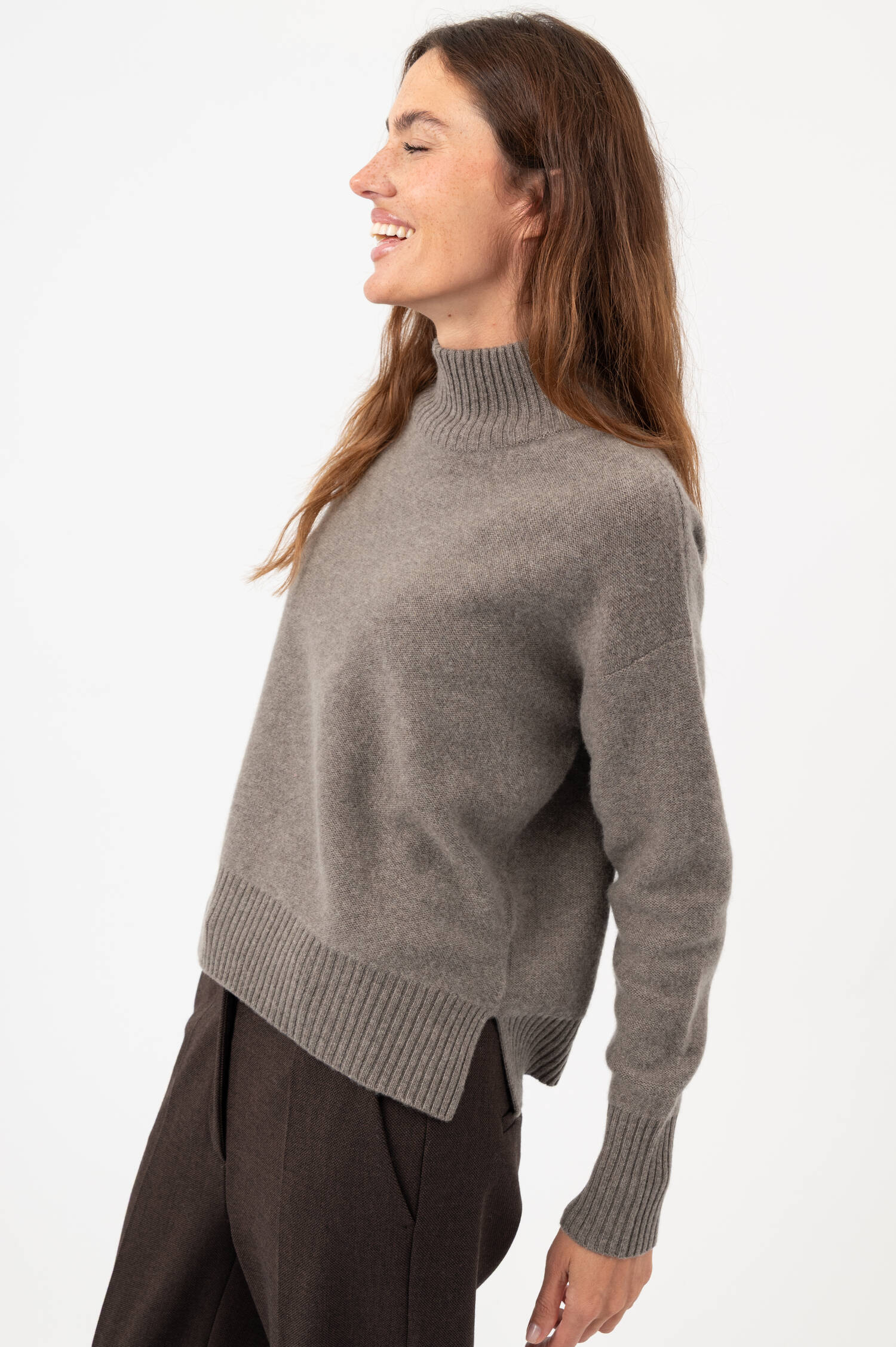 Oversized-Rollkragen-Pullover in Taupe