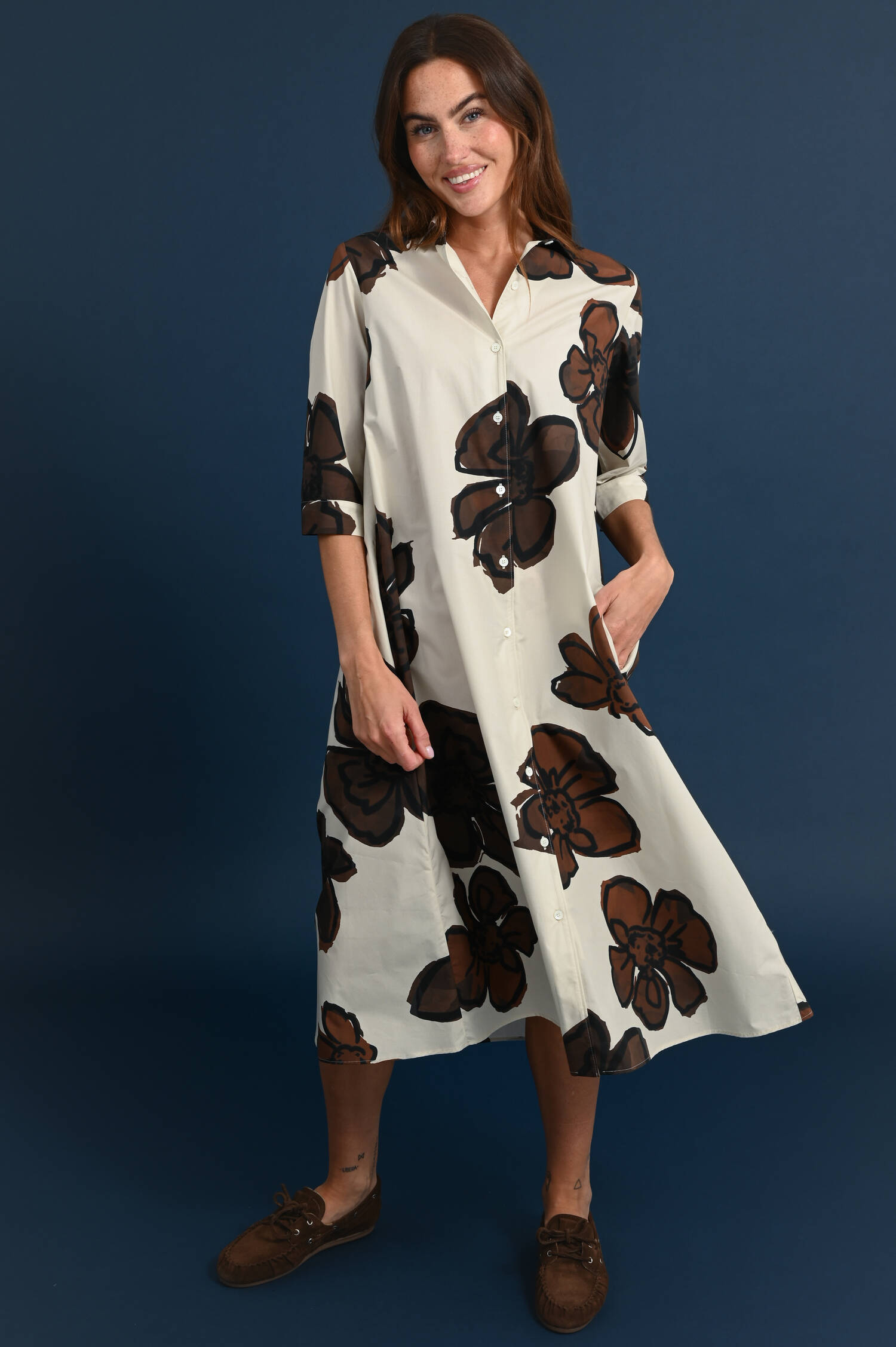 Hemdblusenkleid mit Floralen Print in Beige/Braun