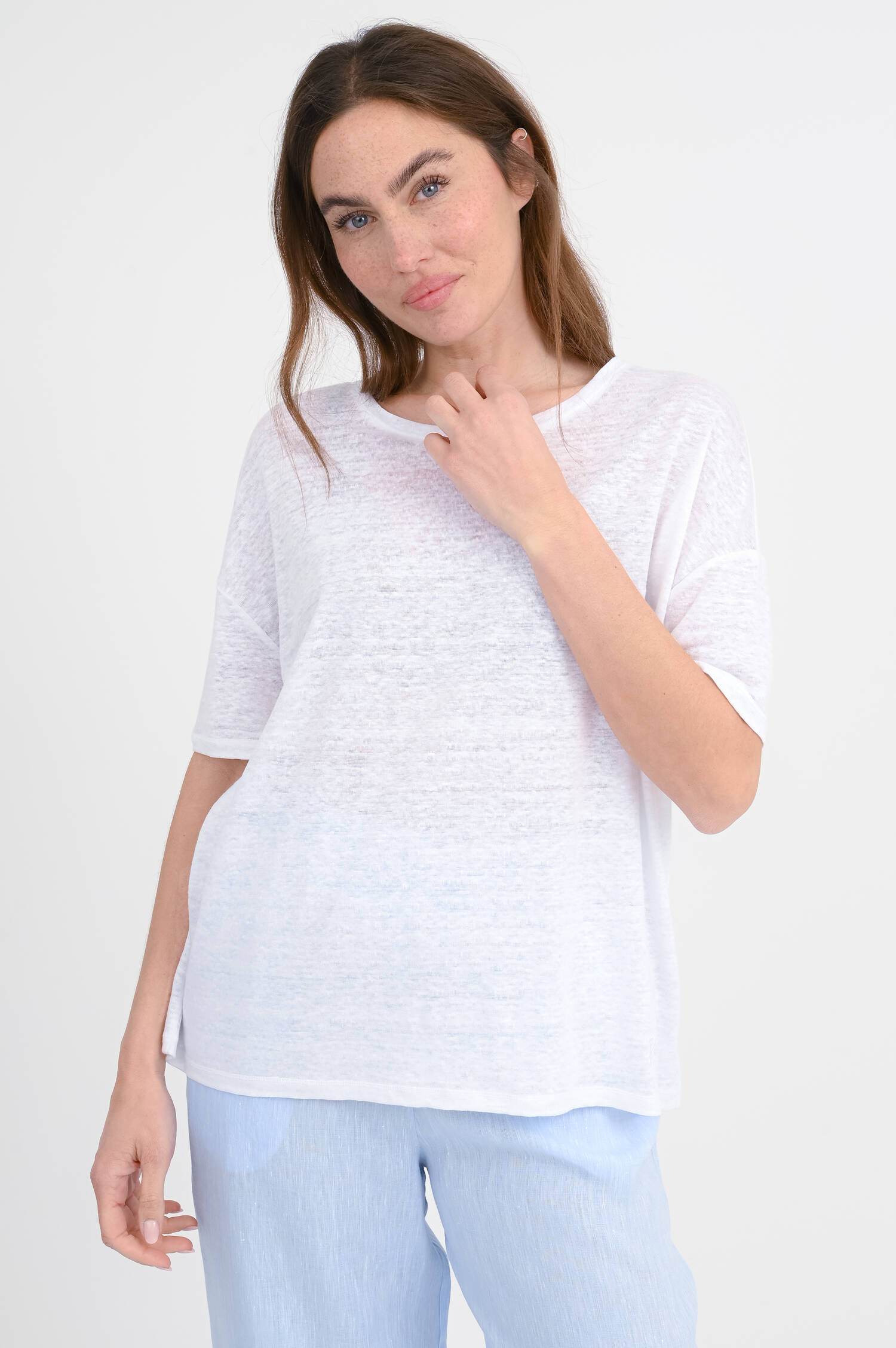 Oversize-Leinen-Shirt mit Stickerei in Weiß