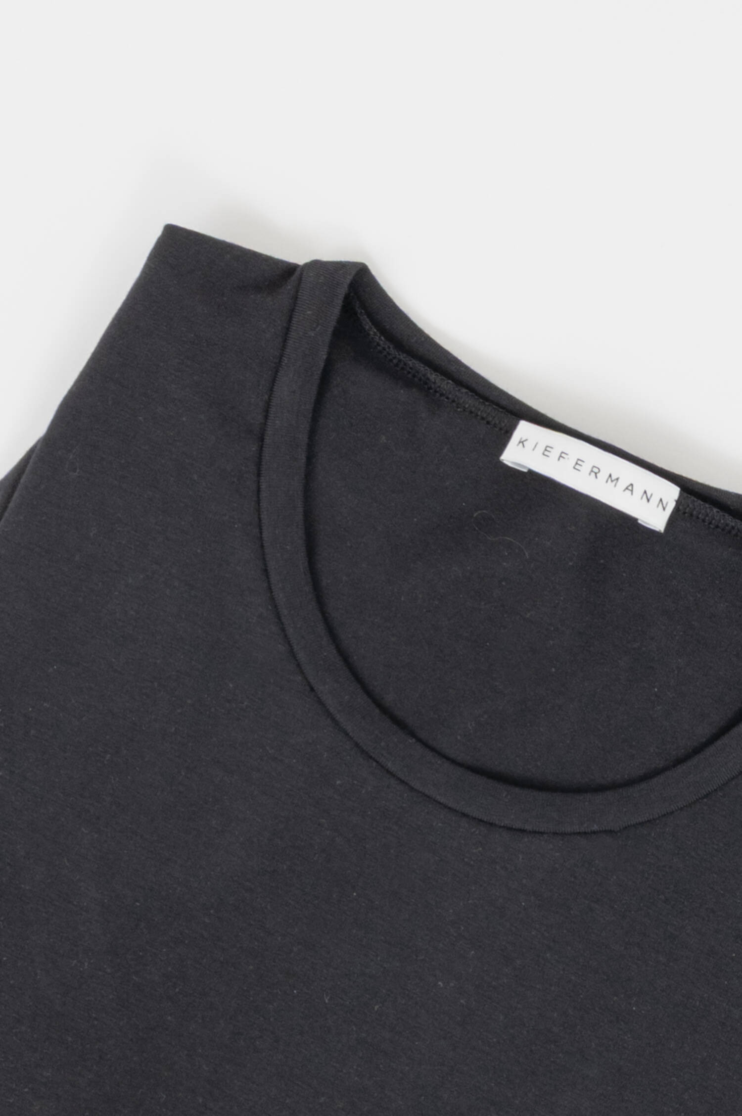 T-Shirt HERO in Schwarz