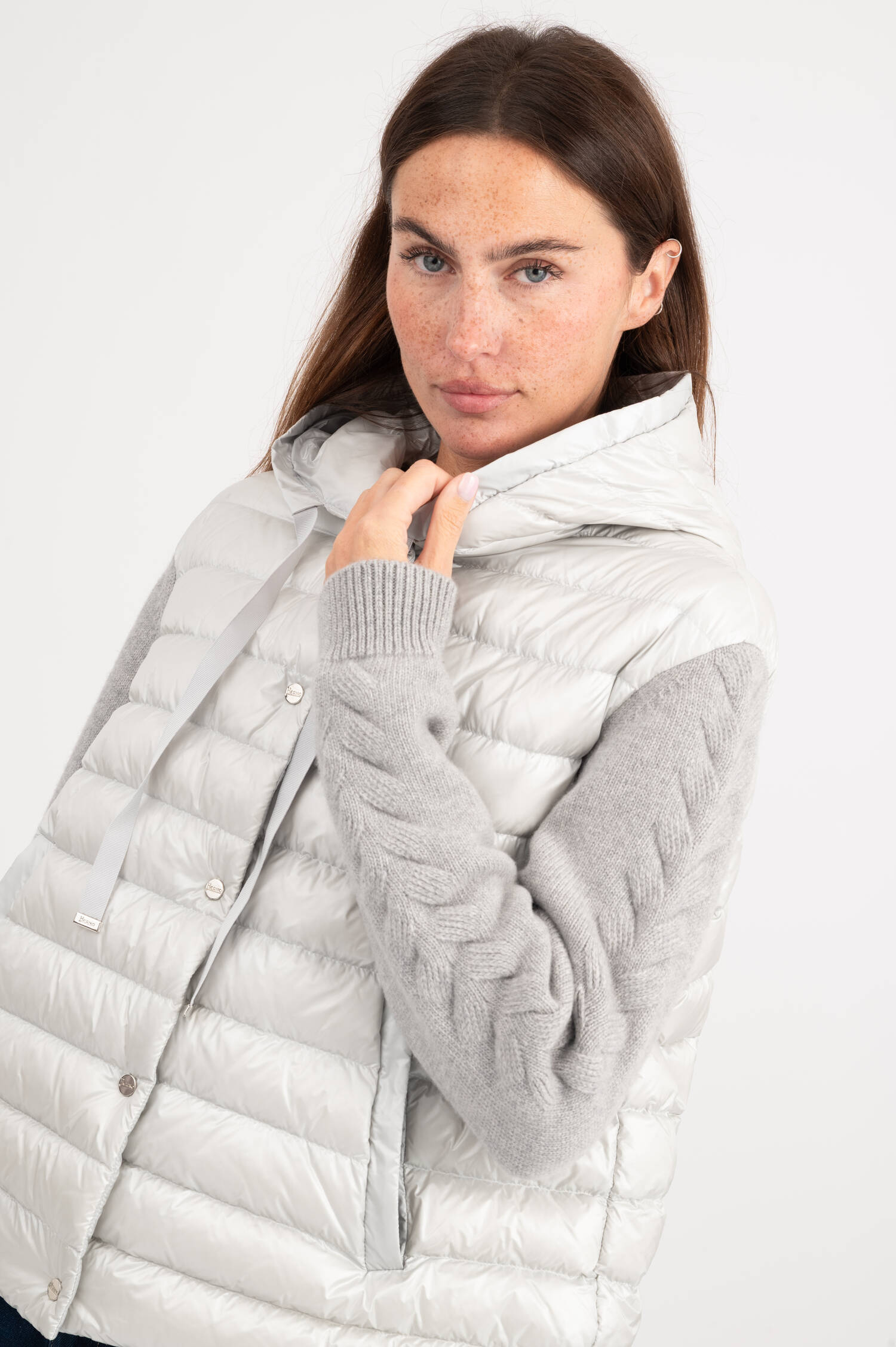Kurze Hybridjacke in Hellgrau