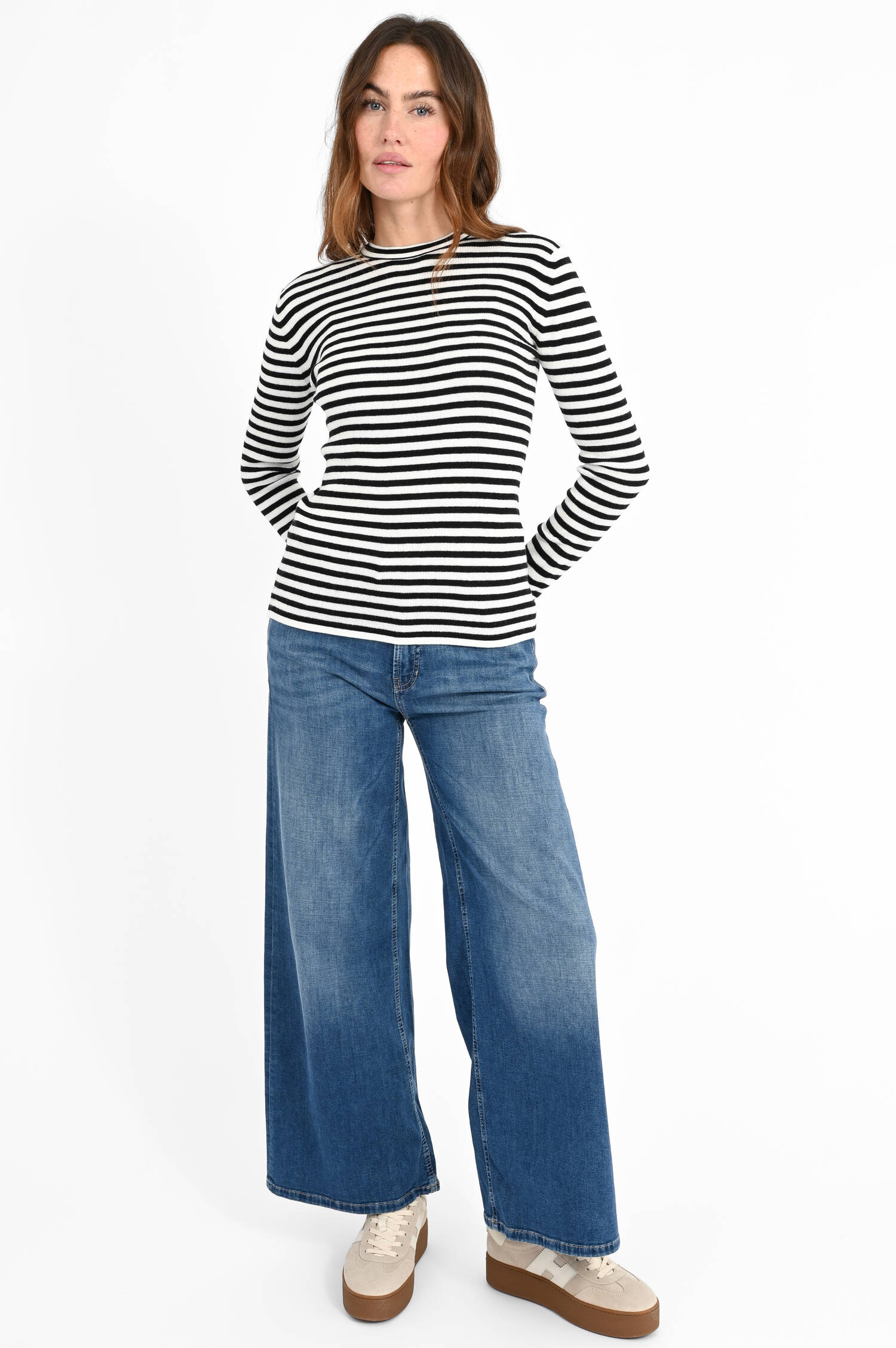 Gestreiftes Longsleeve in Schwarz/Weiß