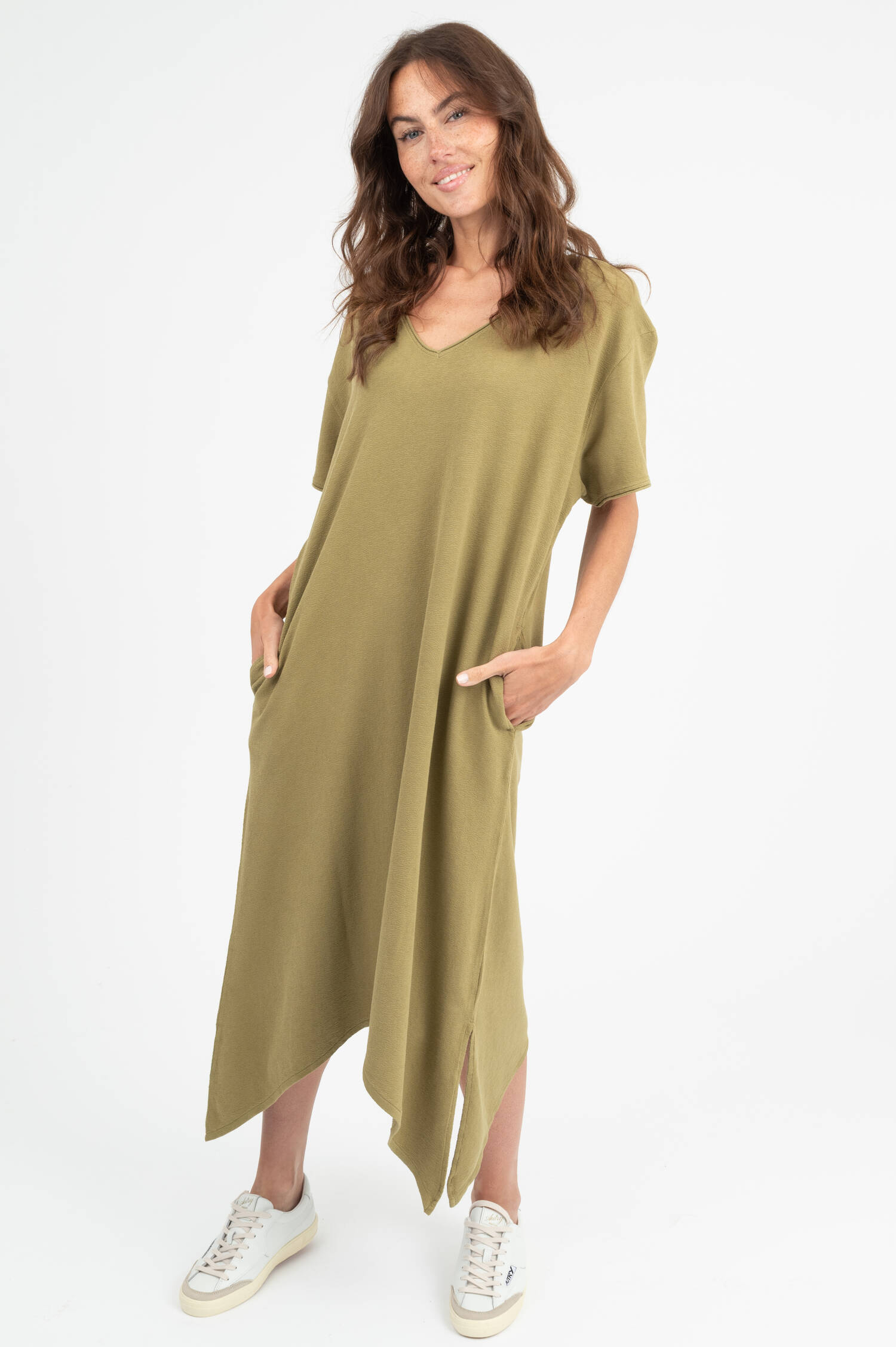 Sweatkleid AVERA in Olivgrün Sweatkleid AVERA in Olivgrün
