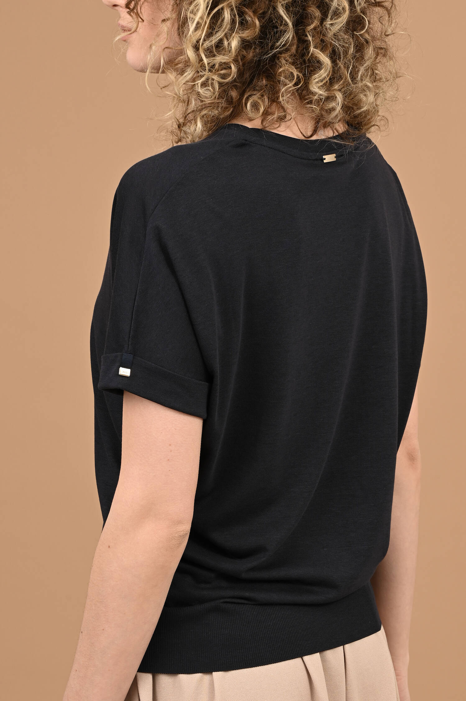 T-Shirt mit Rippbund in Blau