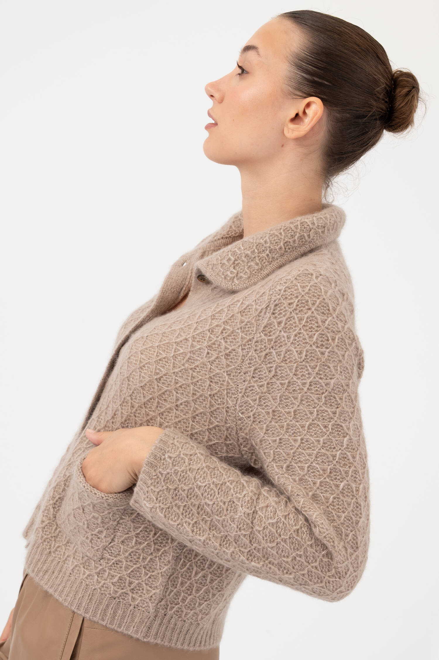 Rautennetzstrick-Cardigan in Braun Rautennetzstrick-Cardigan in Braun