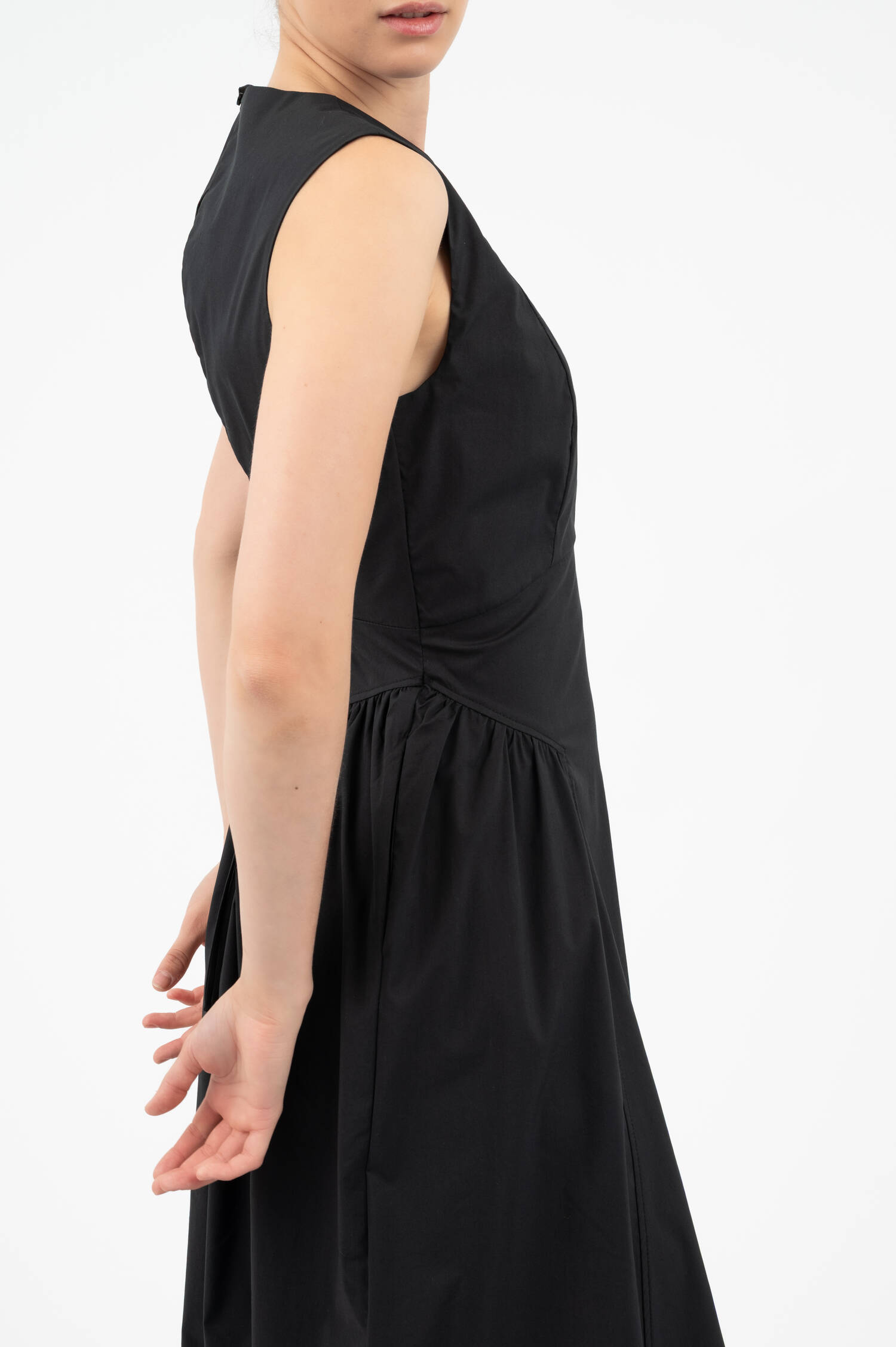 Kleid mit Naht-Details in Schwarz