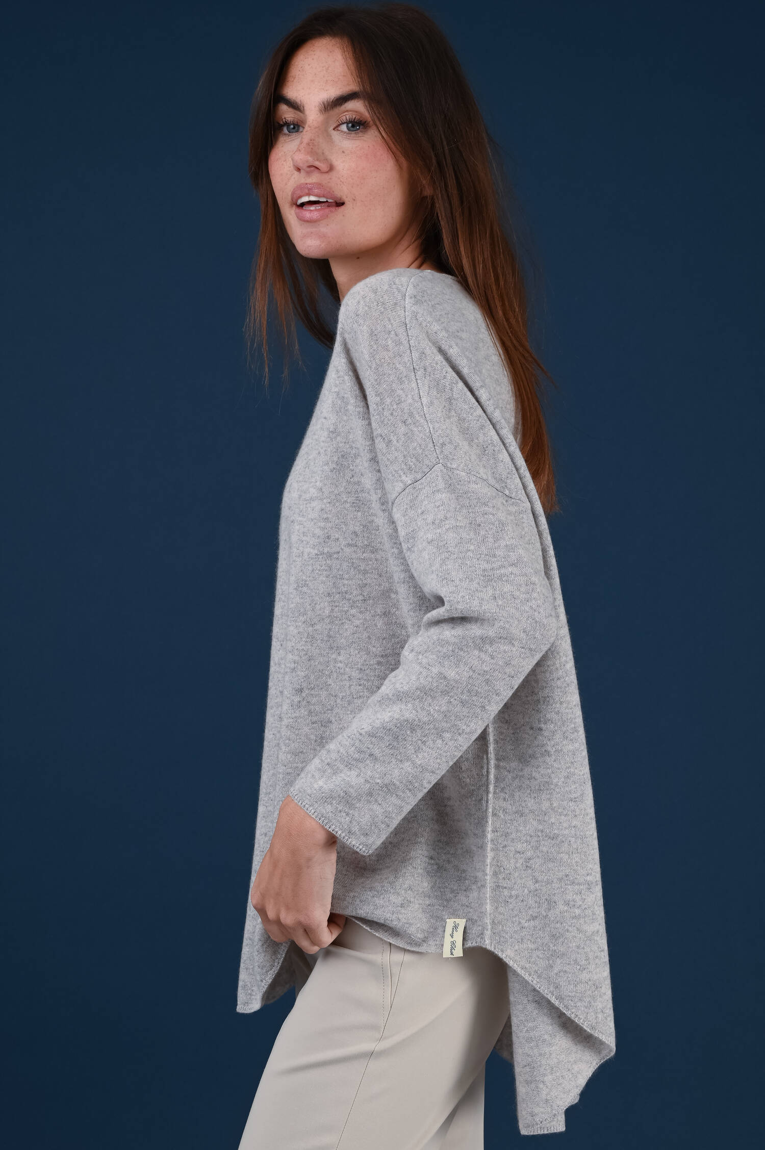 Cashmere Pullover mit U-Boot Ausschnitt in grau