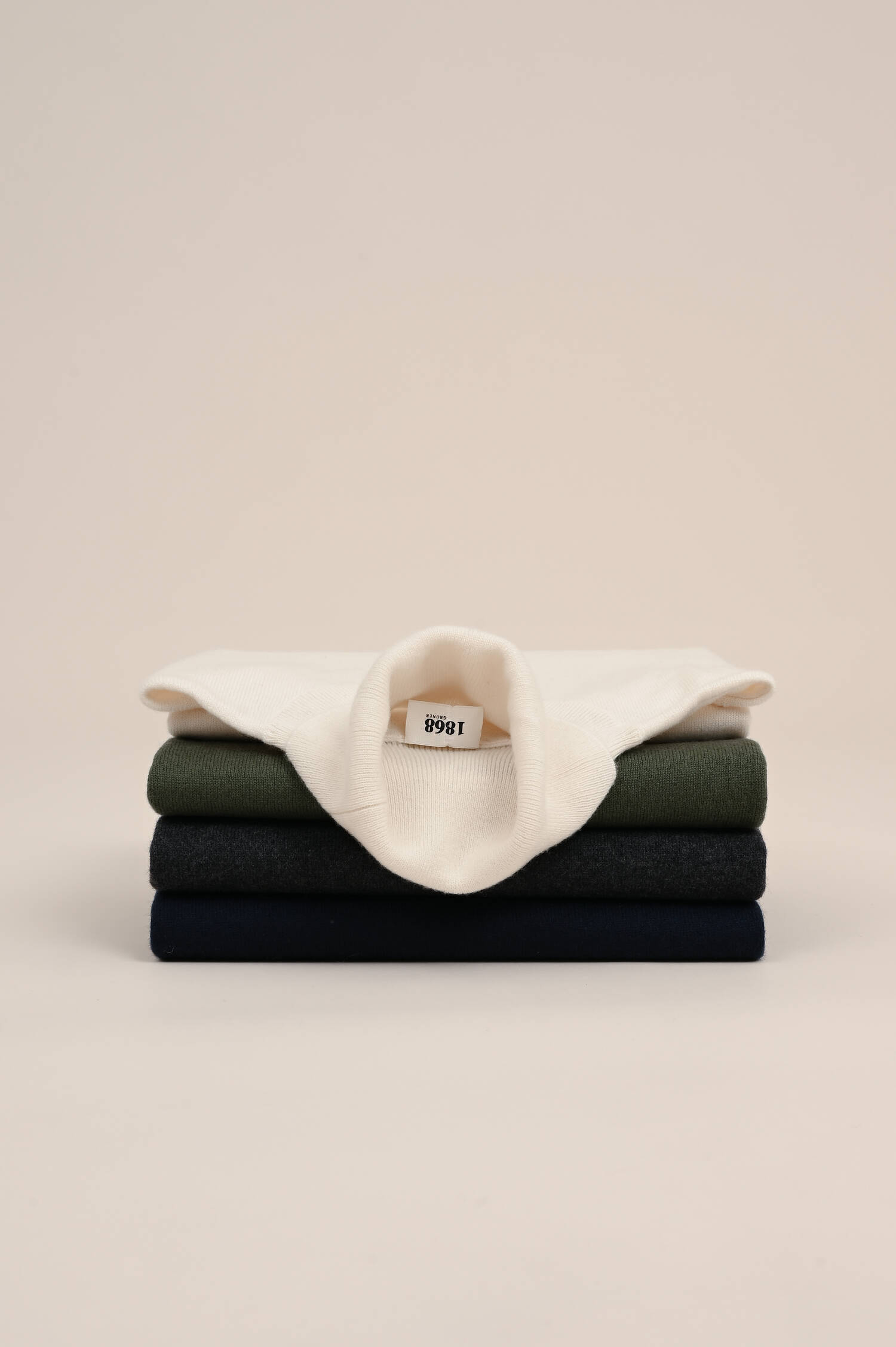 Rollkragenpullover aus Cashmere in Natur