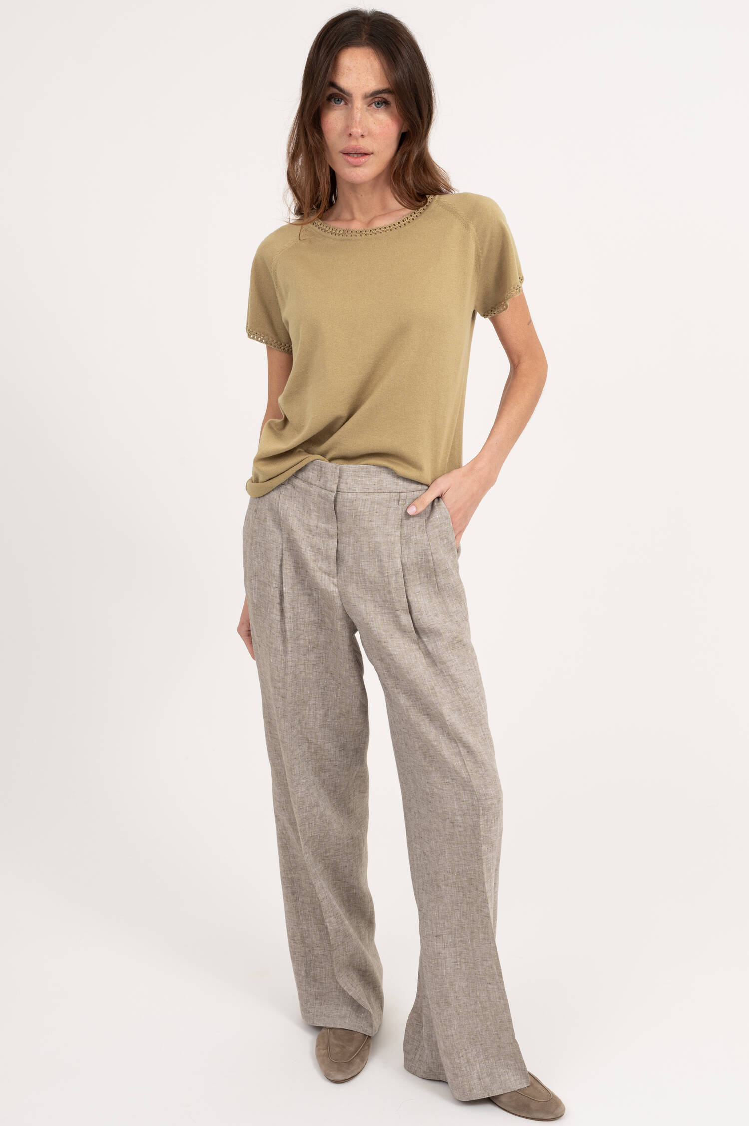 T-Shirt mit Lochstrick-Details in Oliv