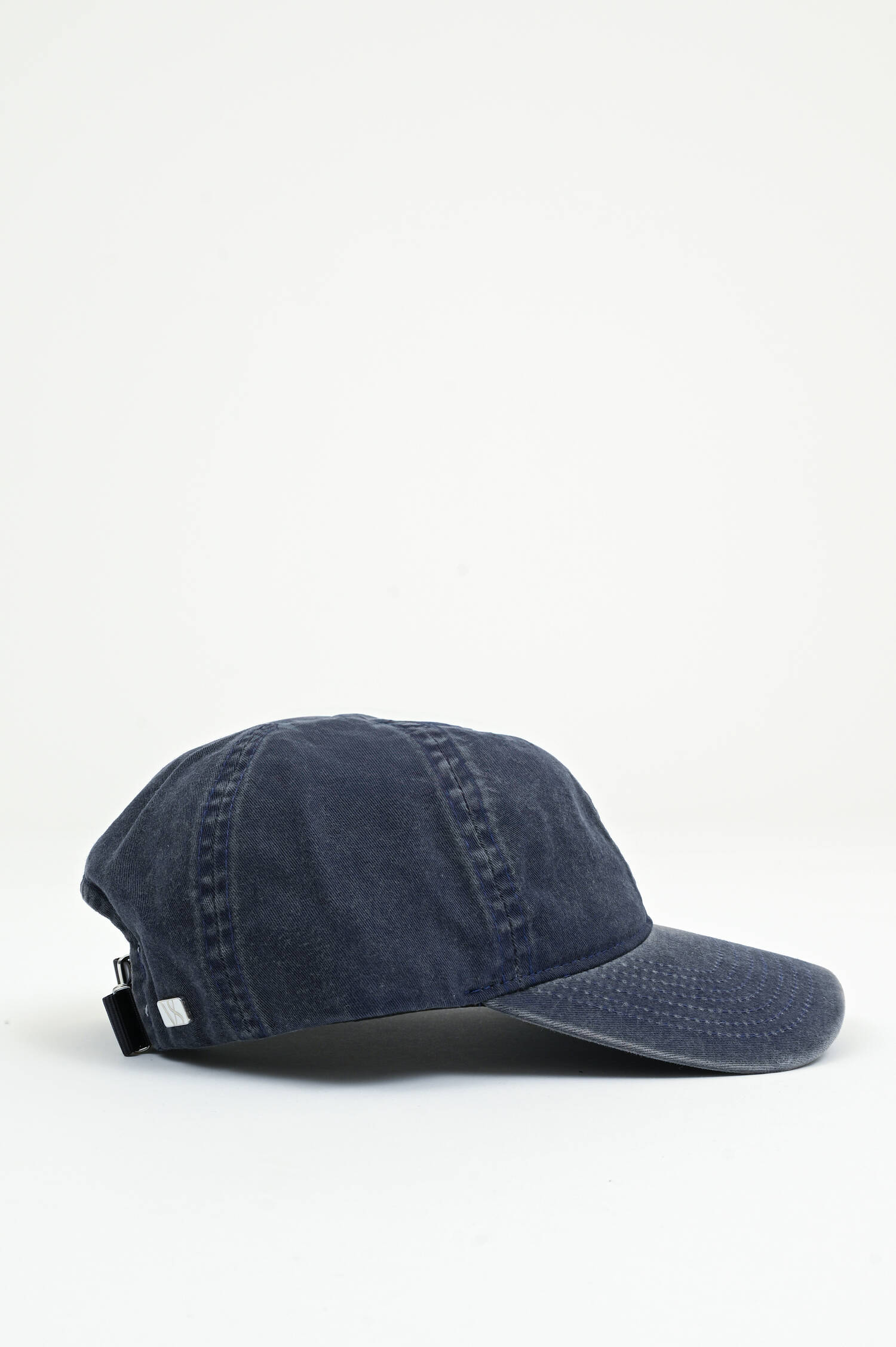 Basecap in Washed Navy