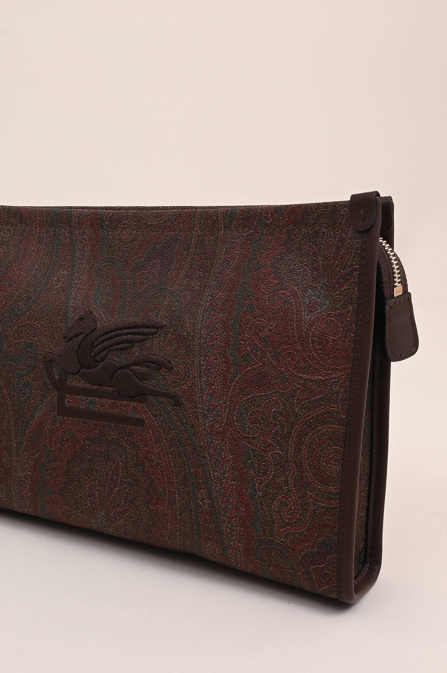 Clutch mit Paisley Print in Braun