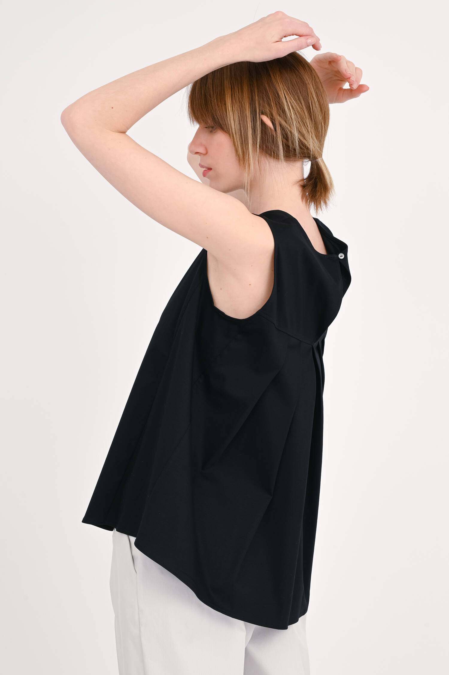 Oberteil mit Falte am Rücken in Schwarz