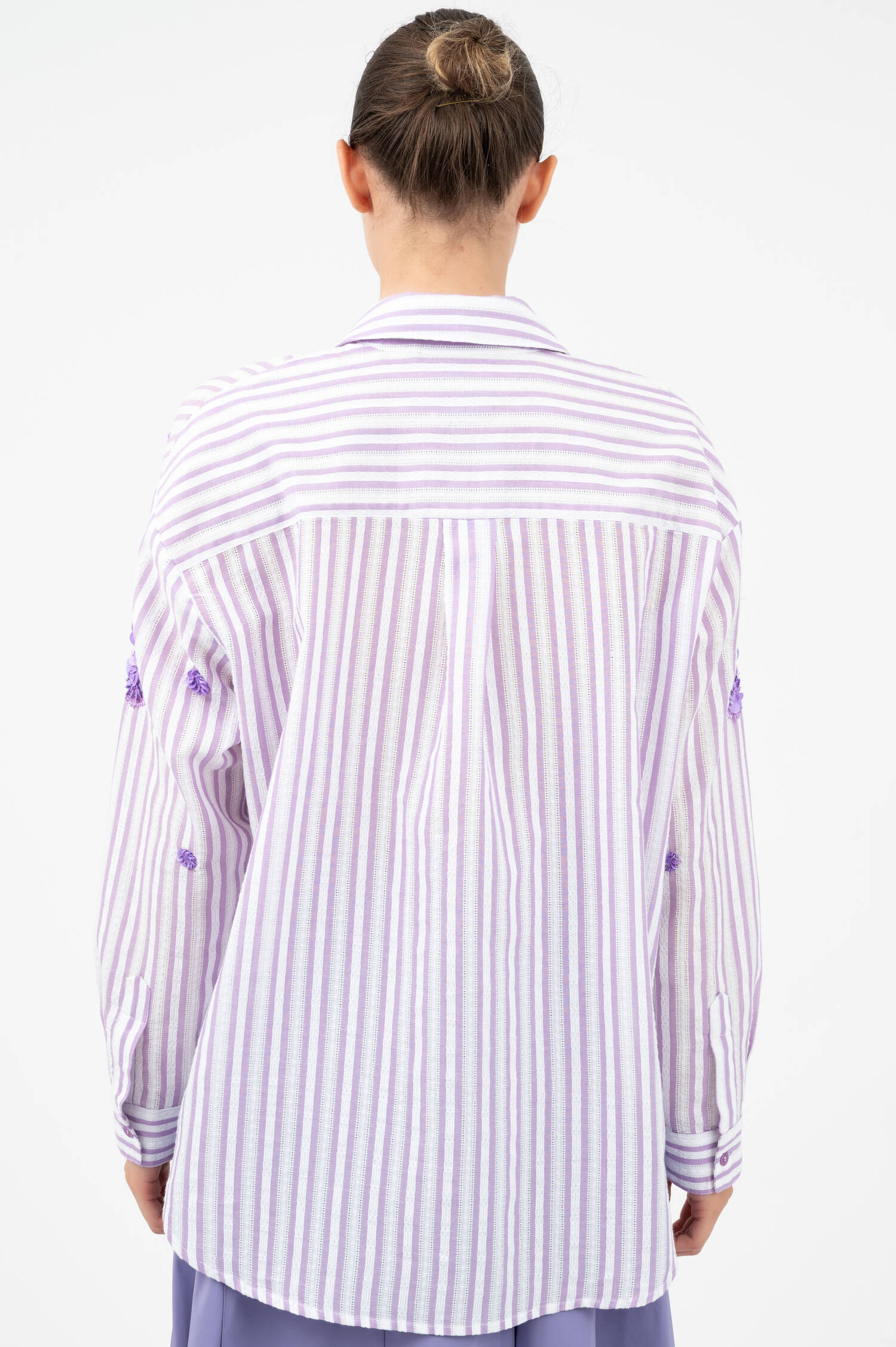 Oversize Bluse in Flieder/Weiß