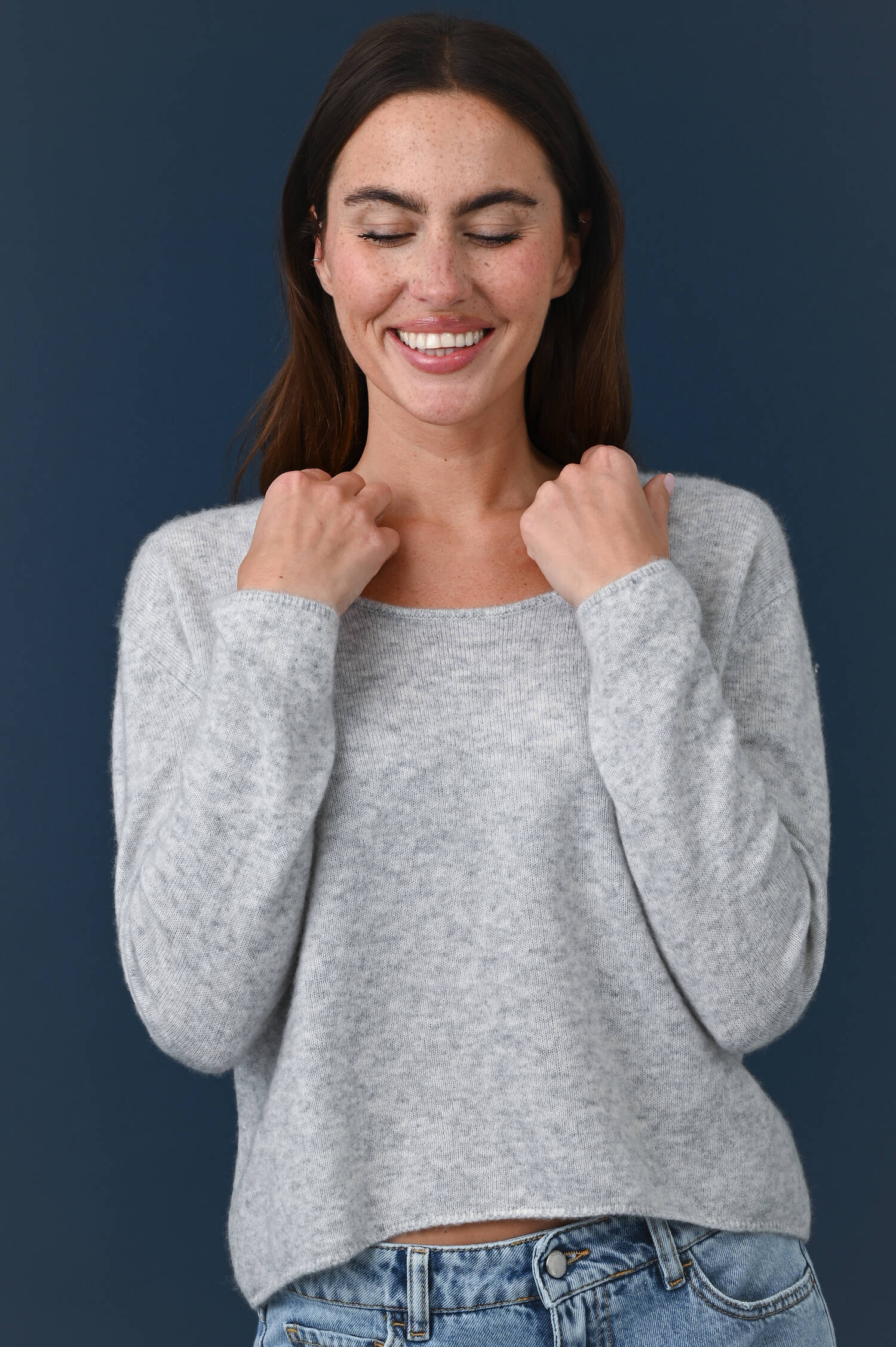 Cropped Pullover aus Cashmeremix in Aluminium