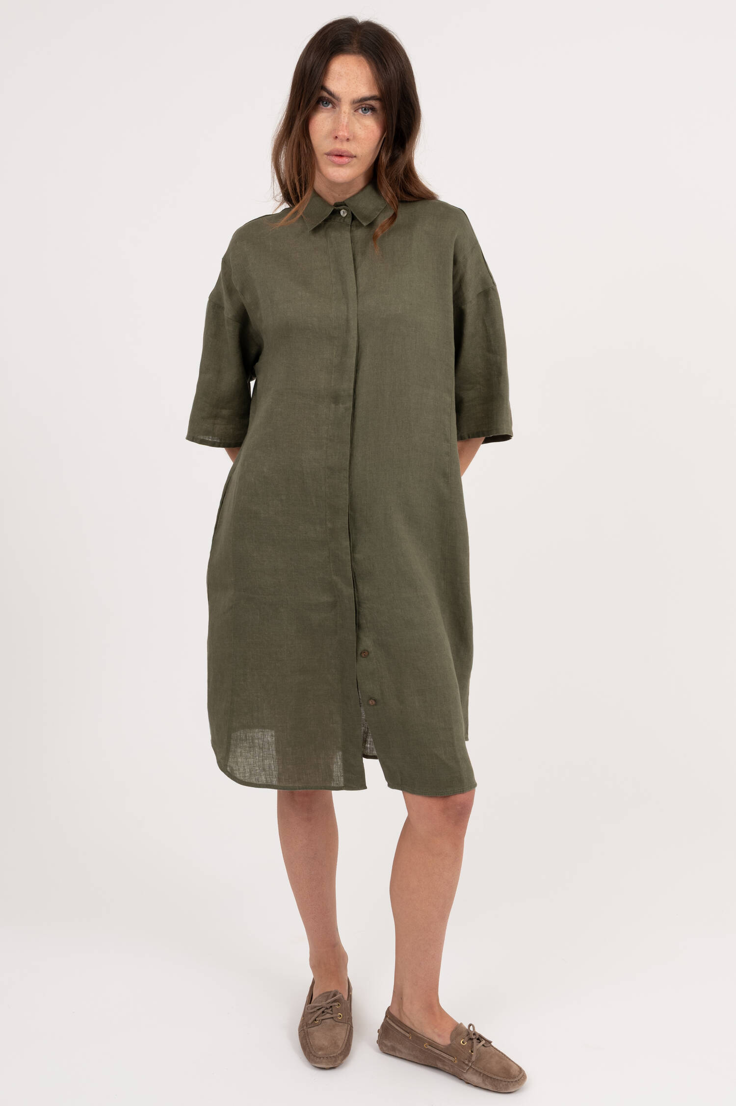 Hemdblusenkleid aus Leinen in Oliv