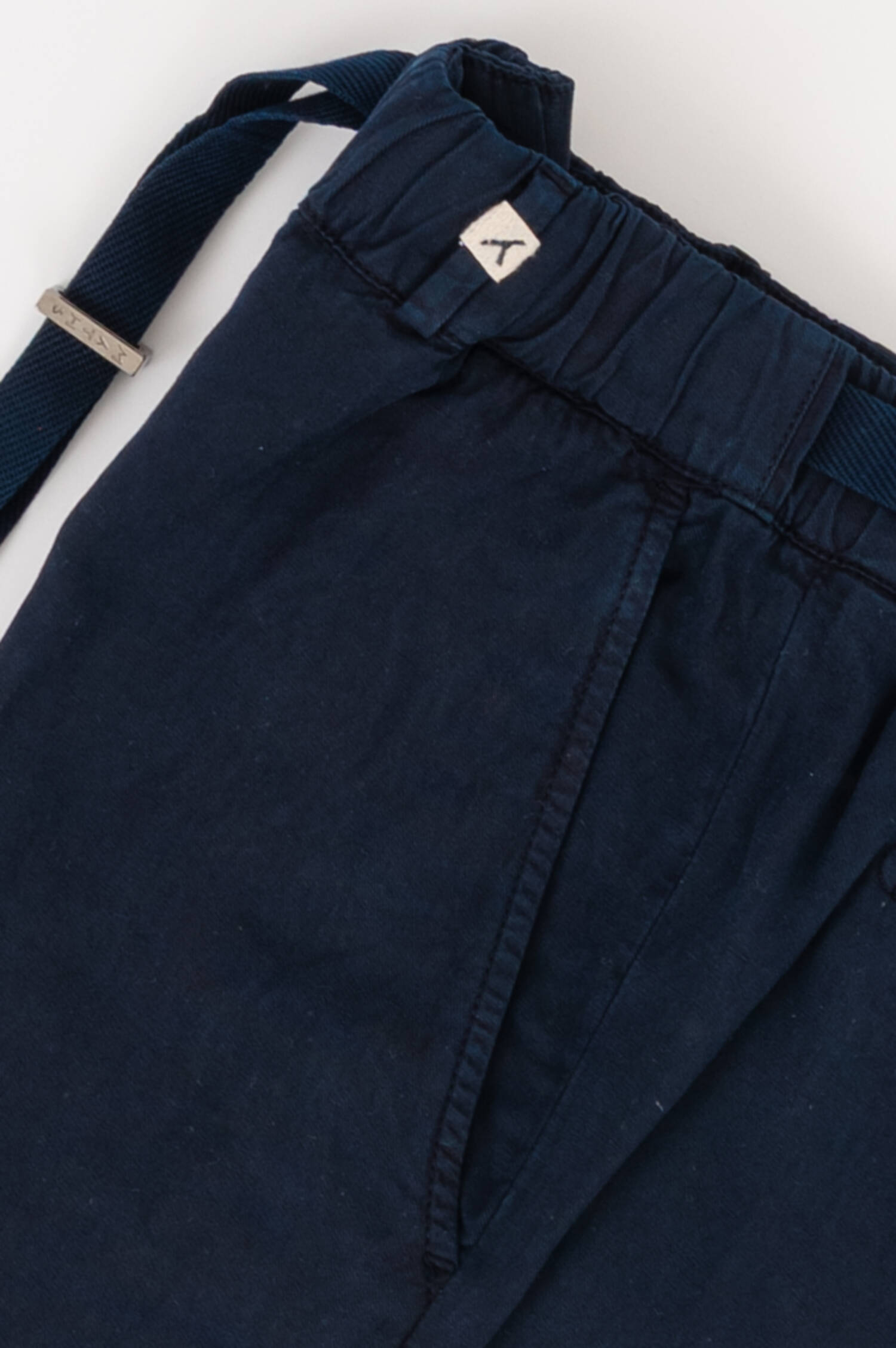 Chinohose in Navy
