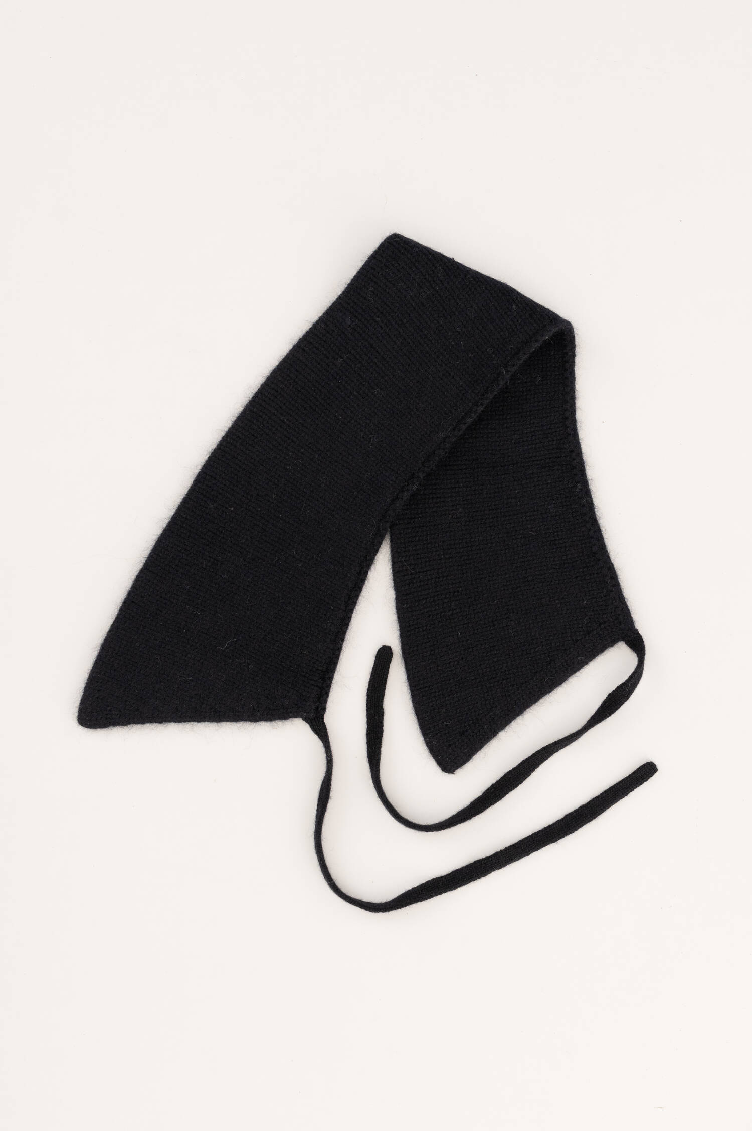 Schalkragen aus Wolle-Cashmere in Schwarz Schalkragen aus Wolle-Cashmere in Schwarz