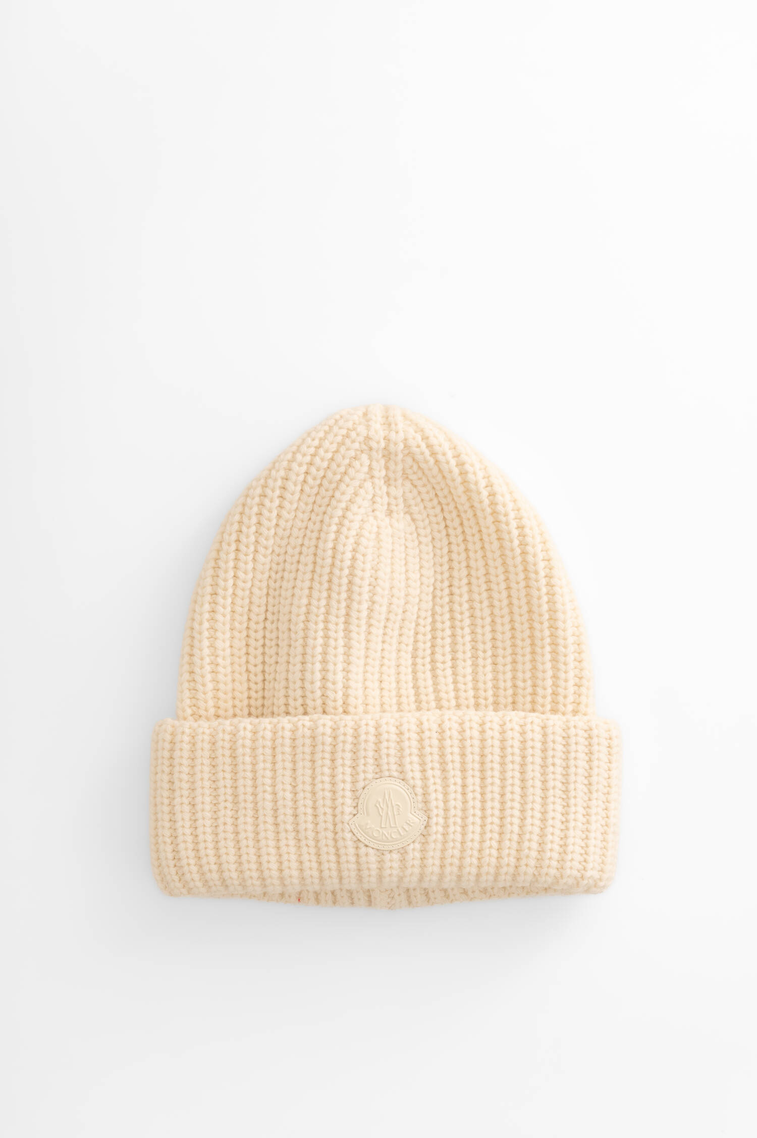 Woll-Cashmere Beanie mit Logo-Patch in Beige Woll-Cashmere Beanie mit Logo-Patch in Beige